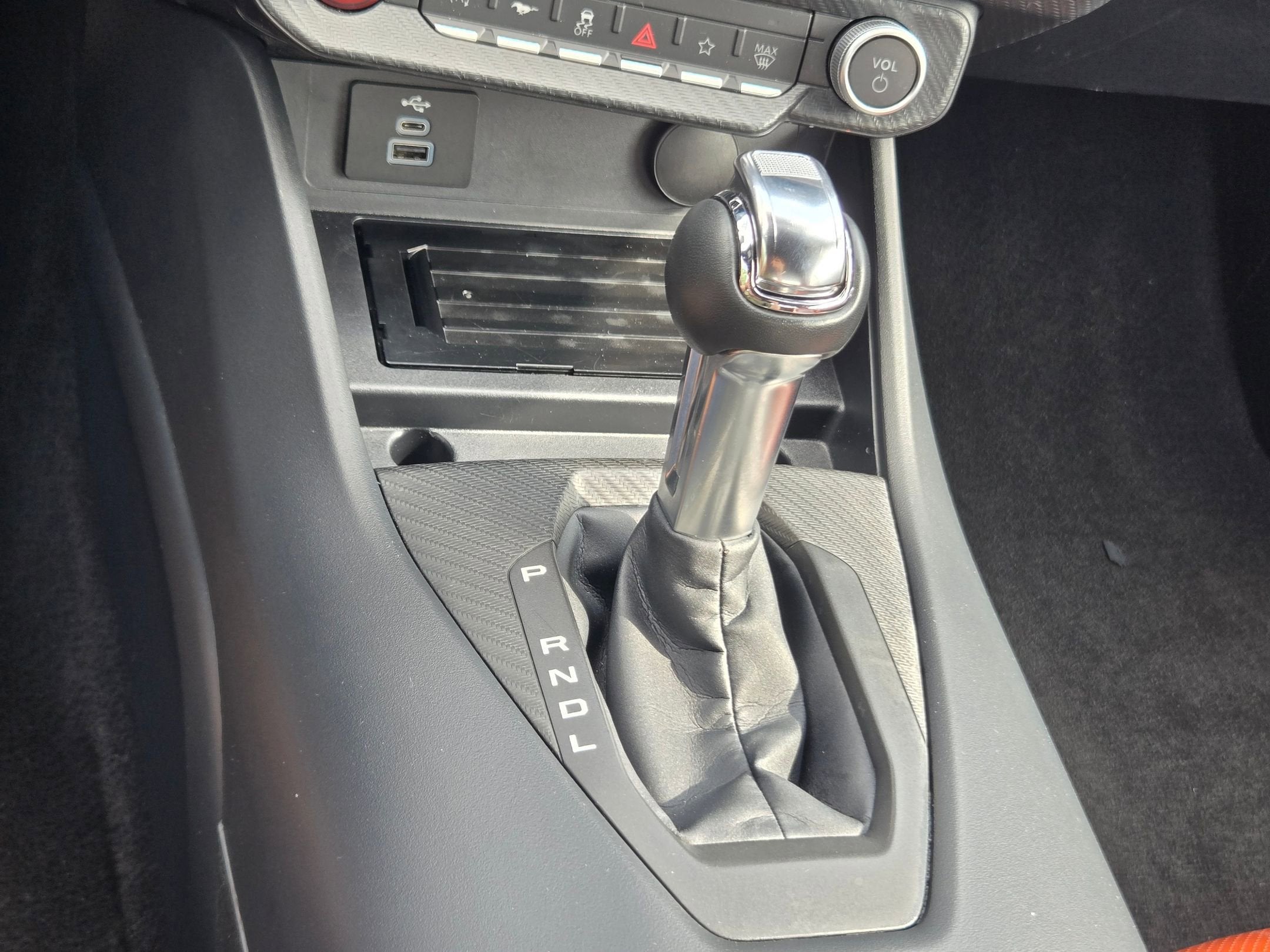 2024 Ford MUSTANG PREMIUM CONVERTI