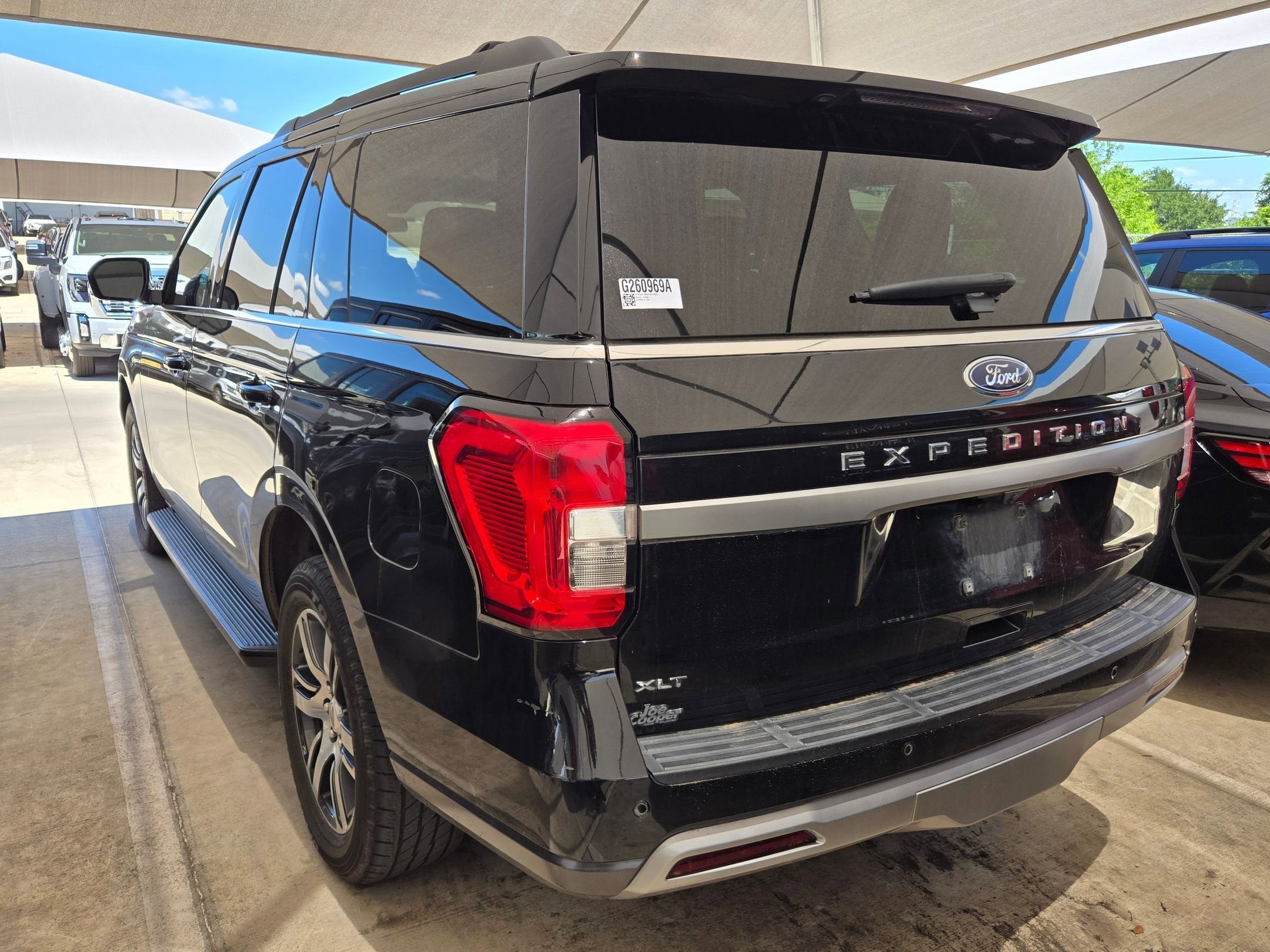 2024 Ford EXPEDITION XLT