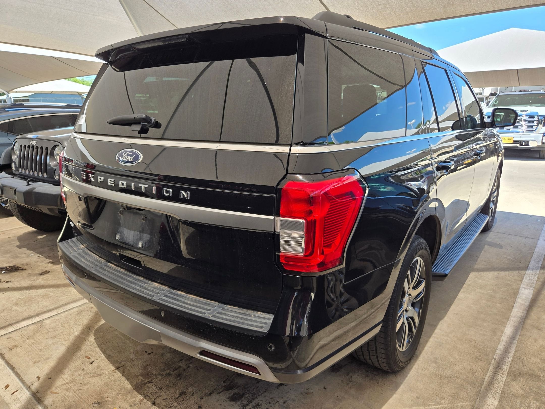 2024 Ford EXPEDITION XLT