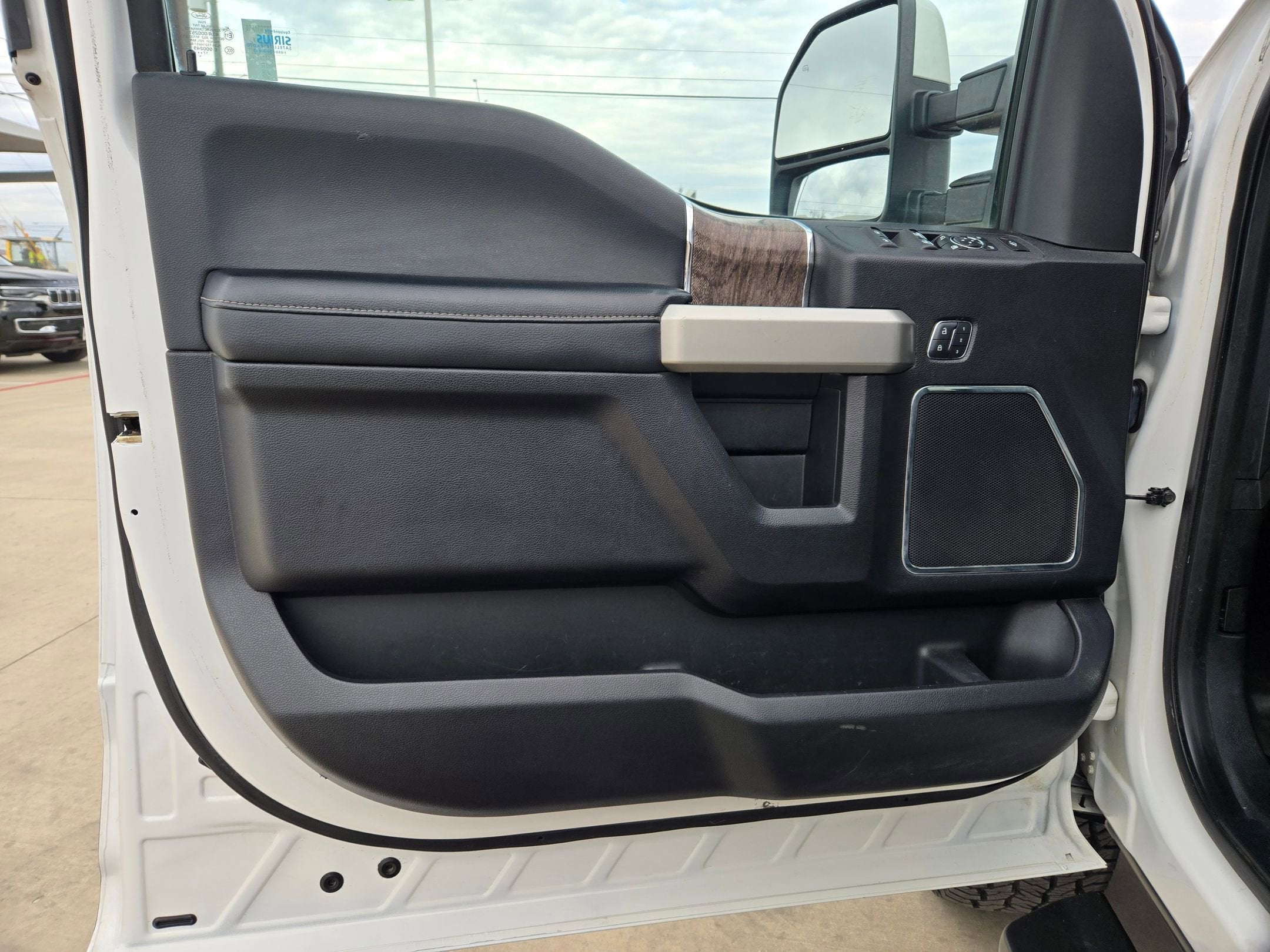 2017 Ford SUPER DUTY F-350 SRW LARIAT SRW