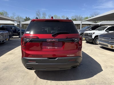 2023 GMC ACADIA SLT