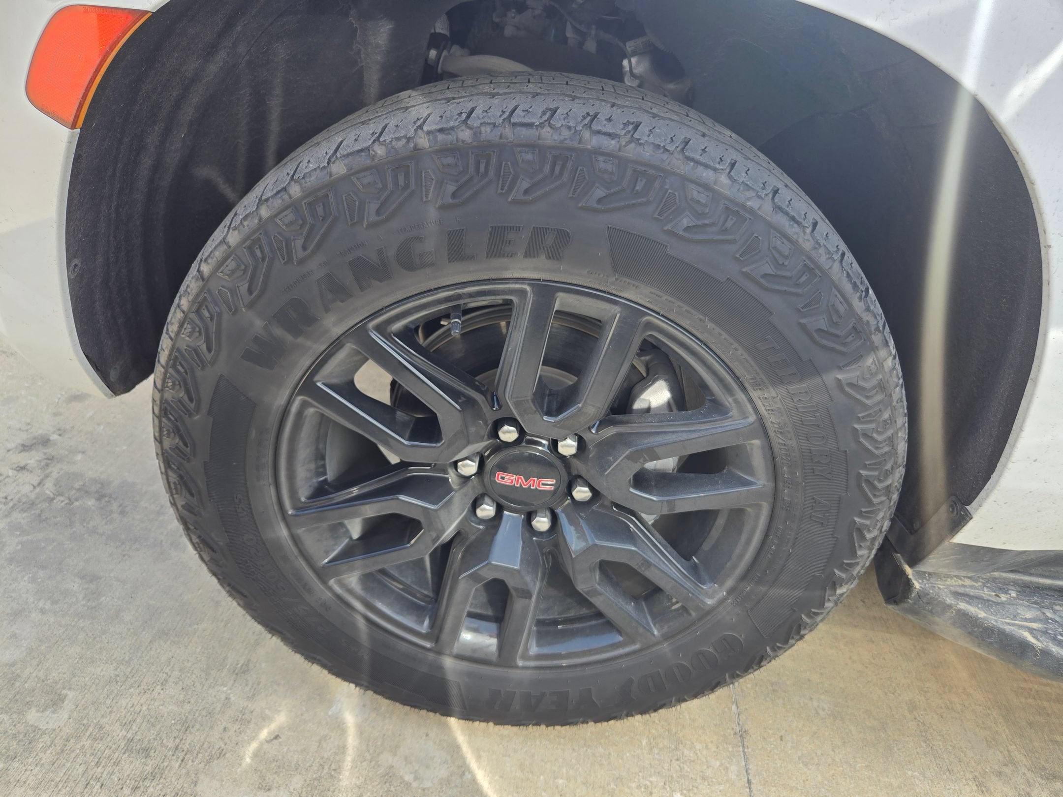 2024 GMC YUKON AT4