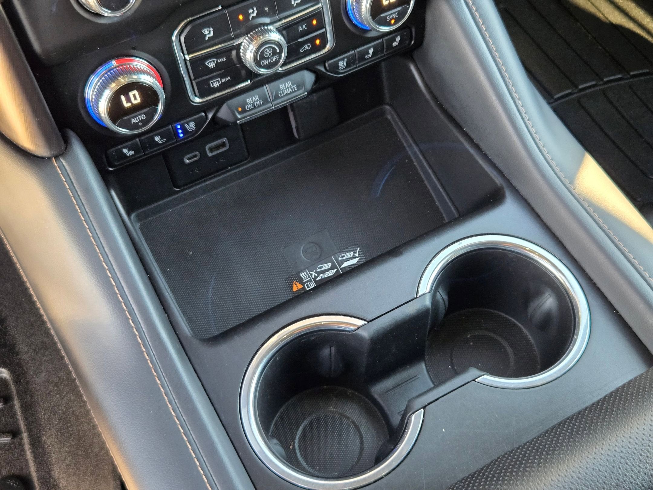 2022 GMC YUKON XL AT4