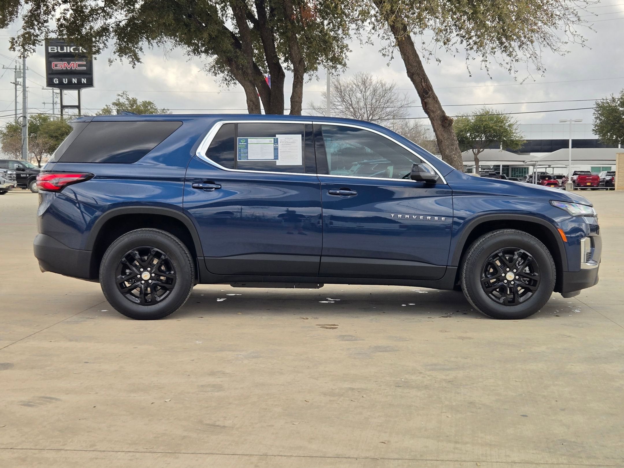 2022 Chevrolet TRAVERSE LS