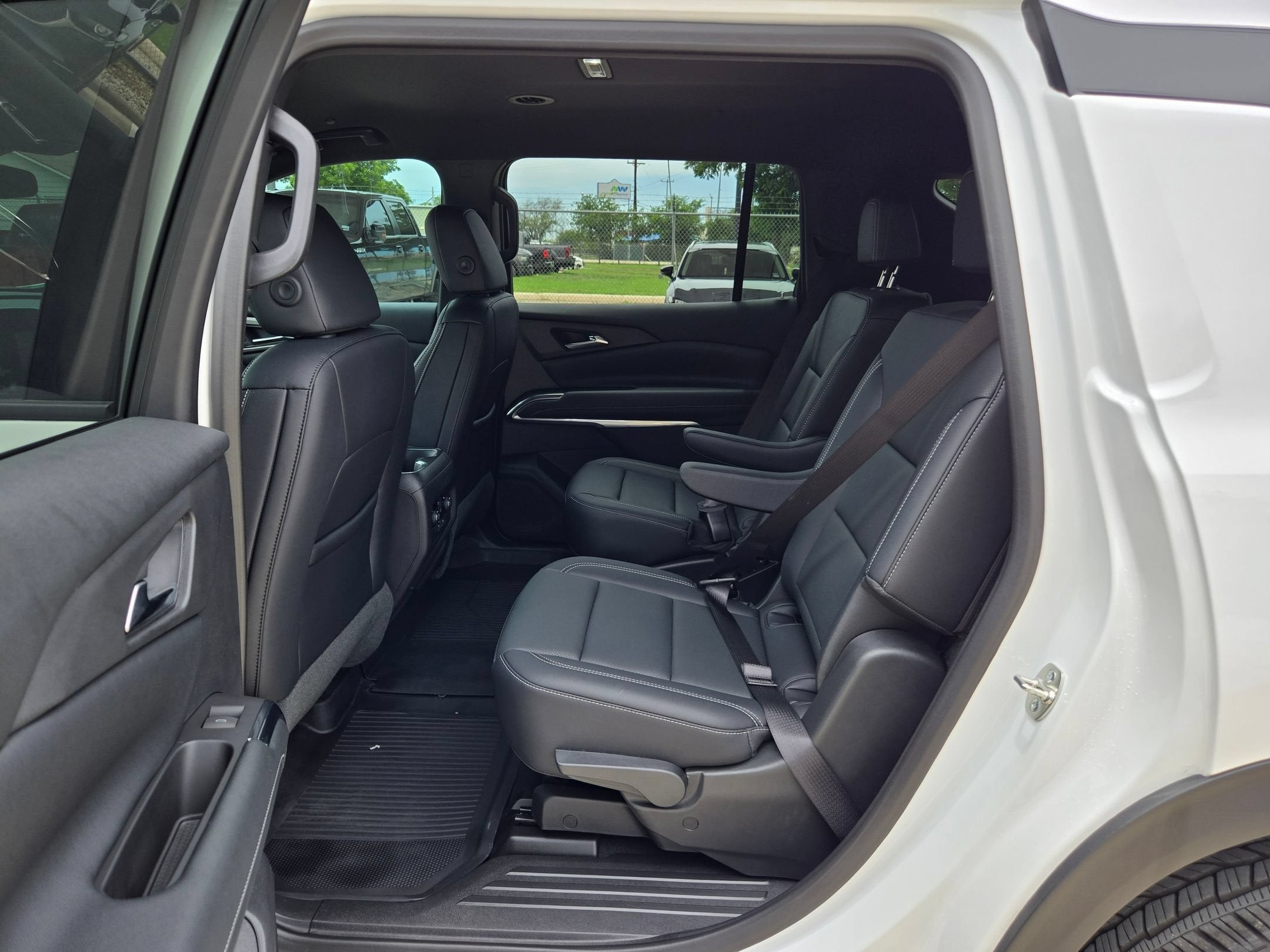 2025 Chevrolet TRAVERSE LT LT