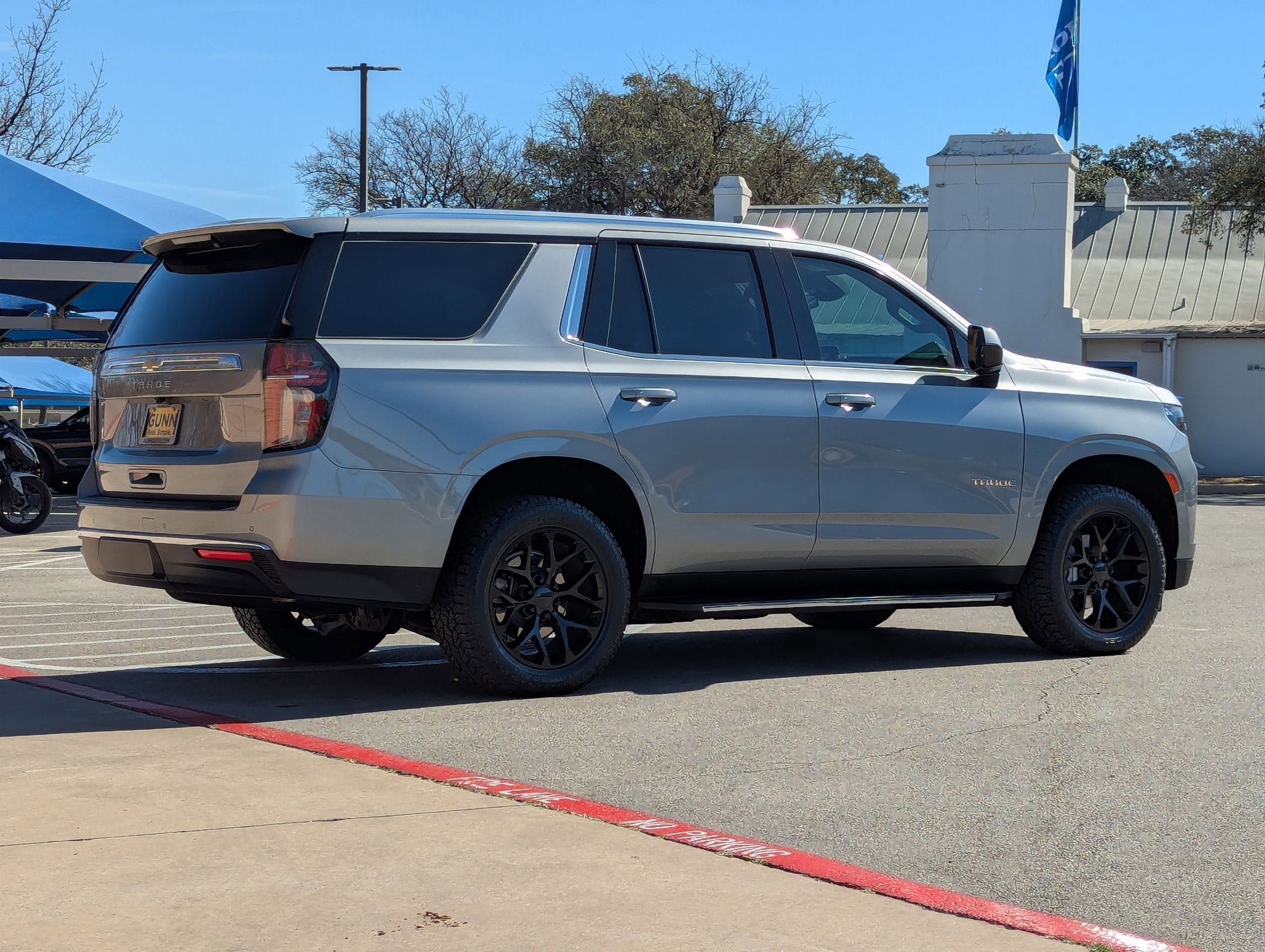 2024 Chevrolet TAHOE LS