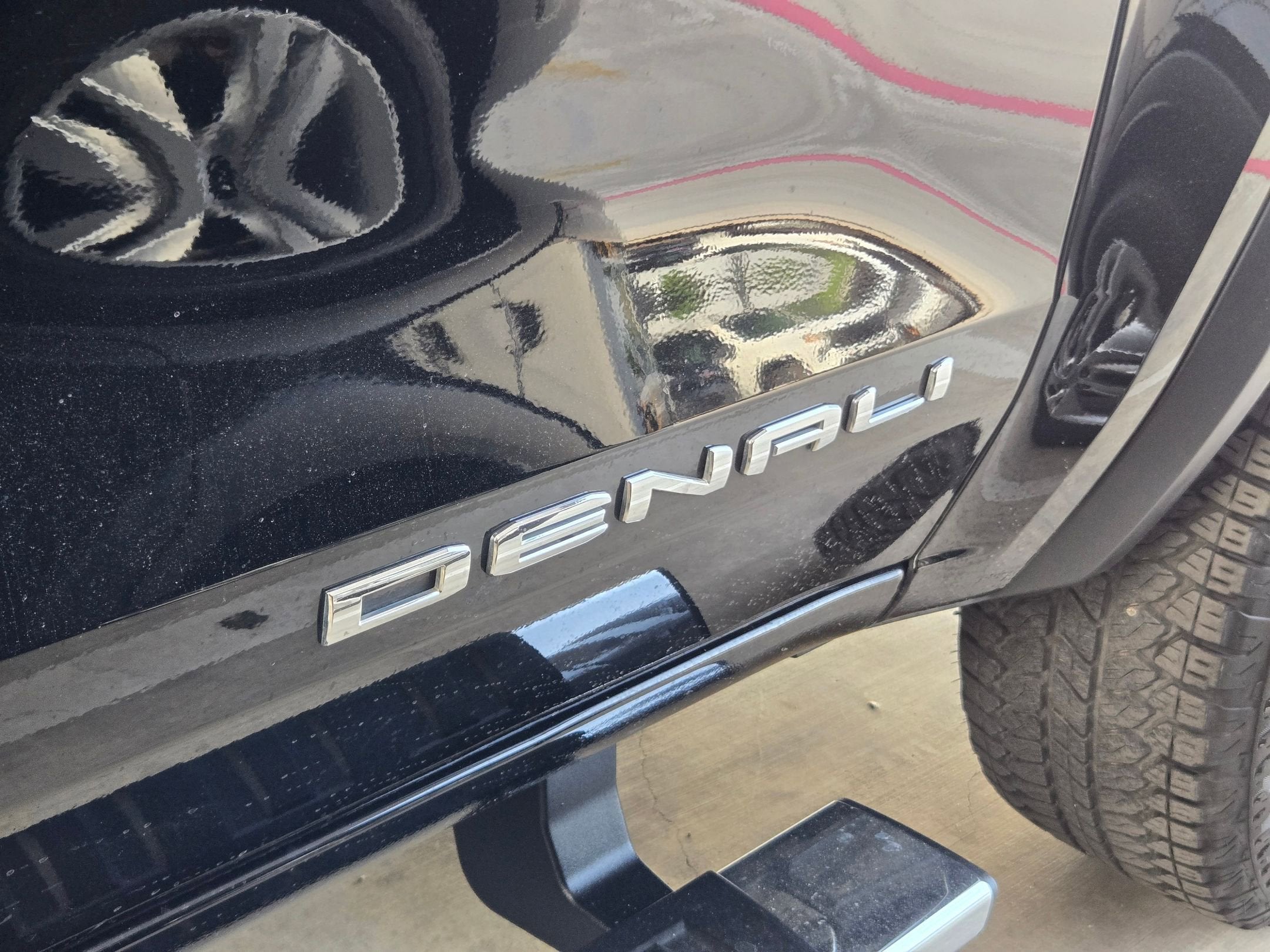 2025 GMC CANYON DENALI