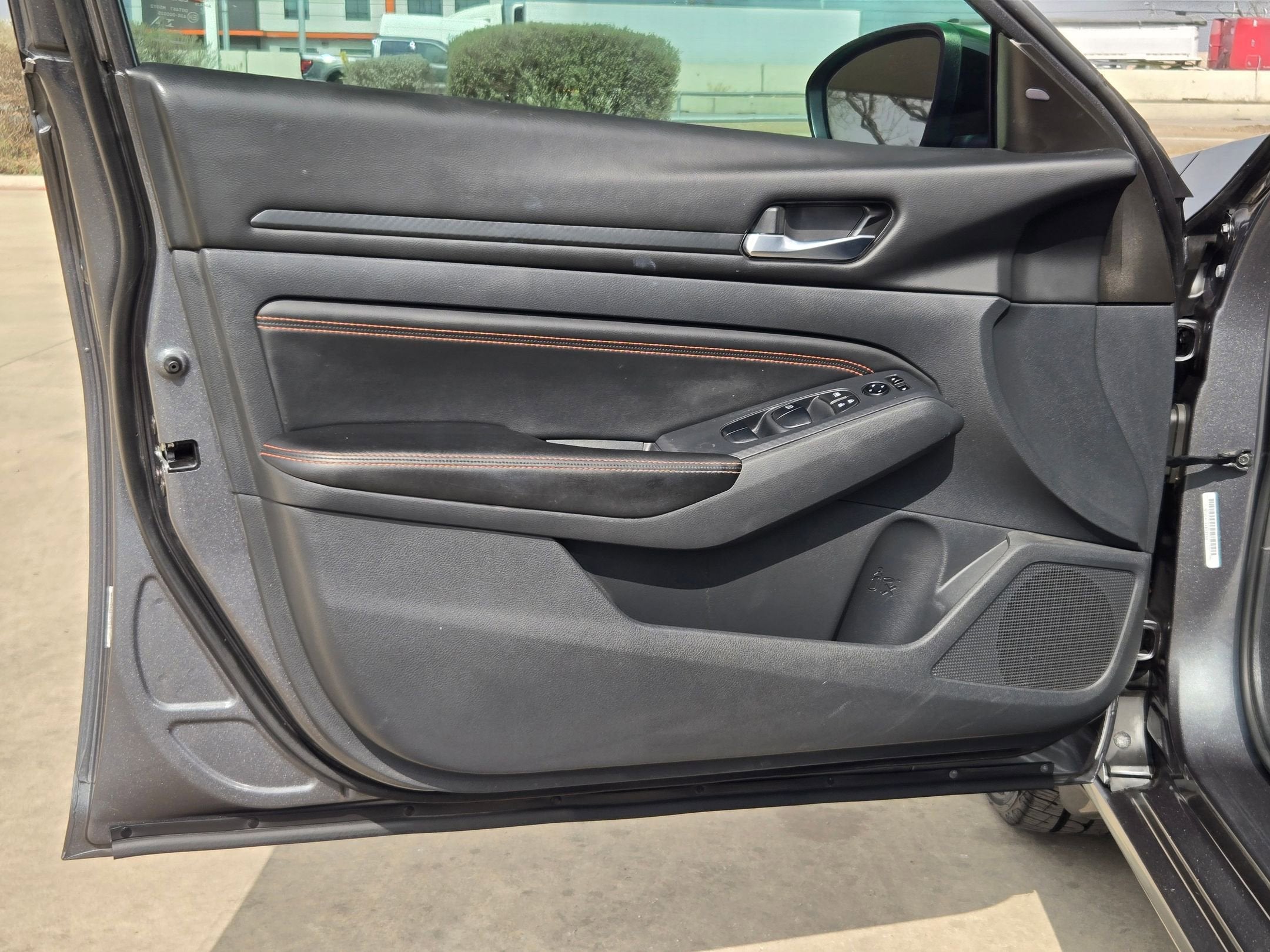 2020 Nissan ALTIMA SR