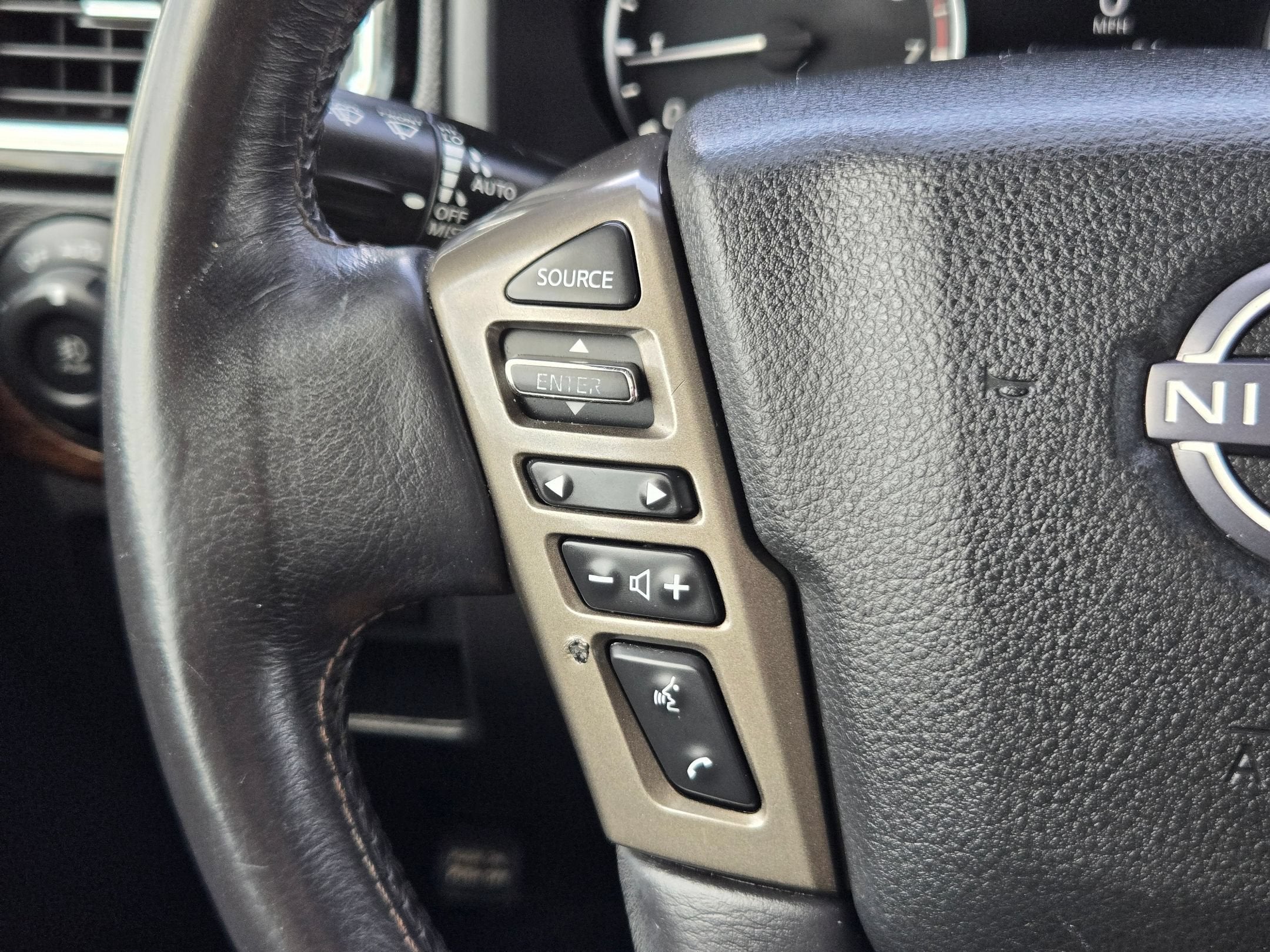 2023 Nissan TITAN PLATINUM RESERVE