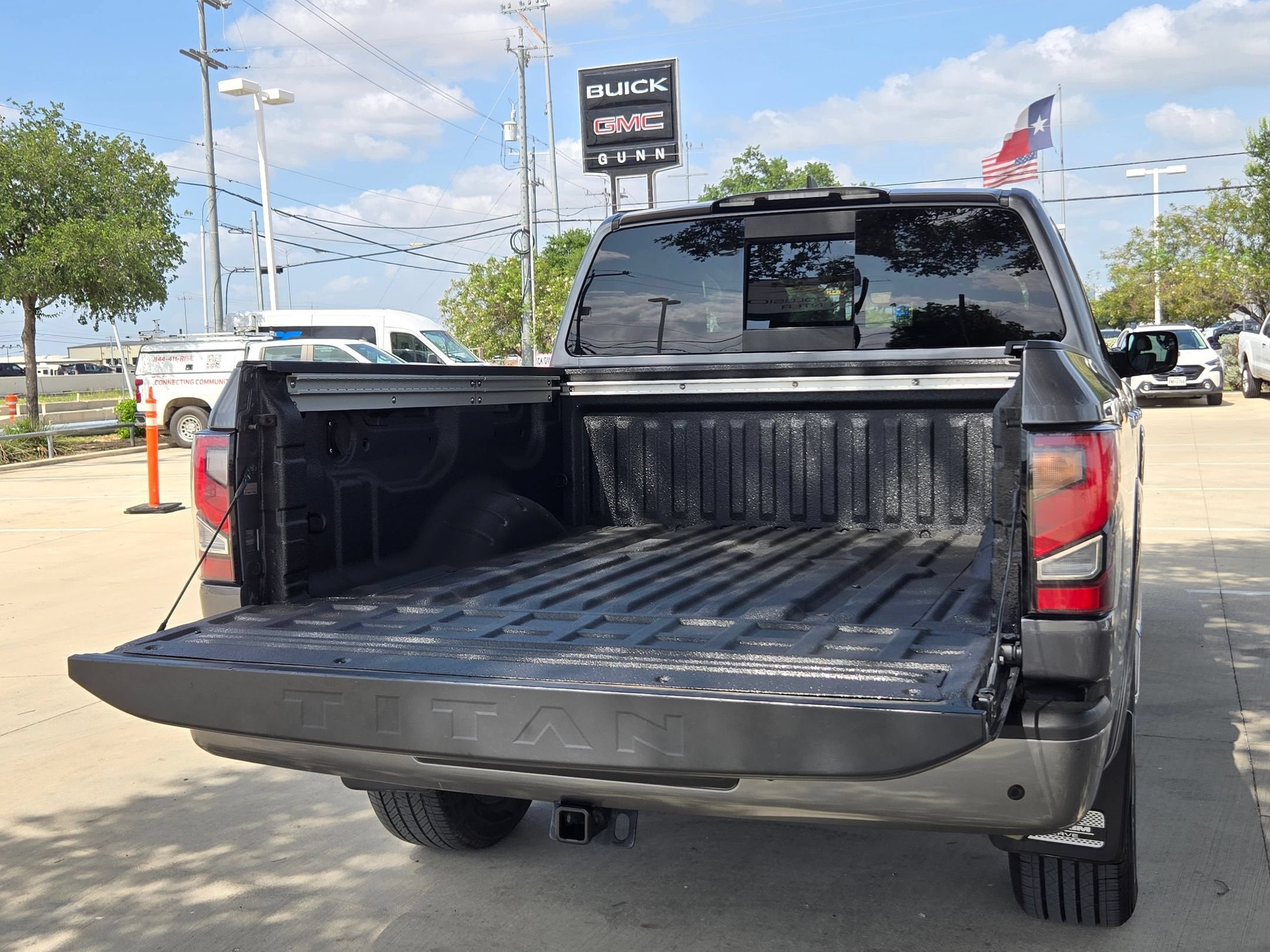 2023 Nissan TITAN PLATINUM RESERVE