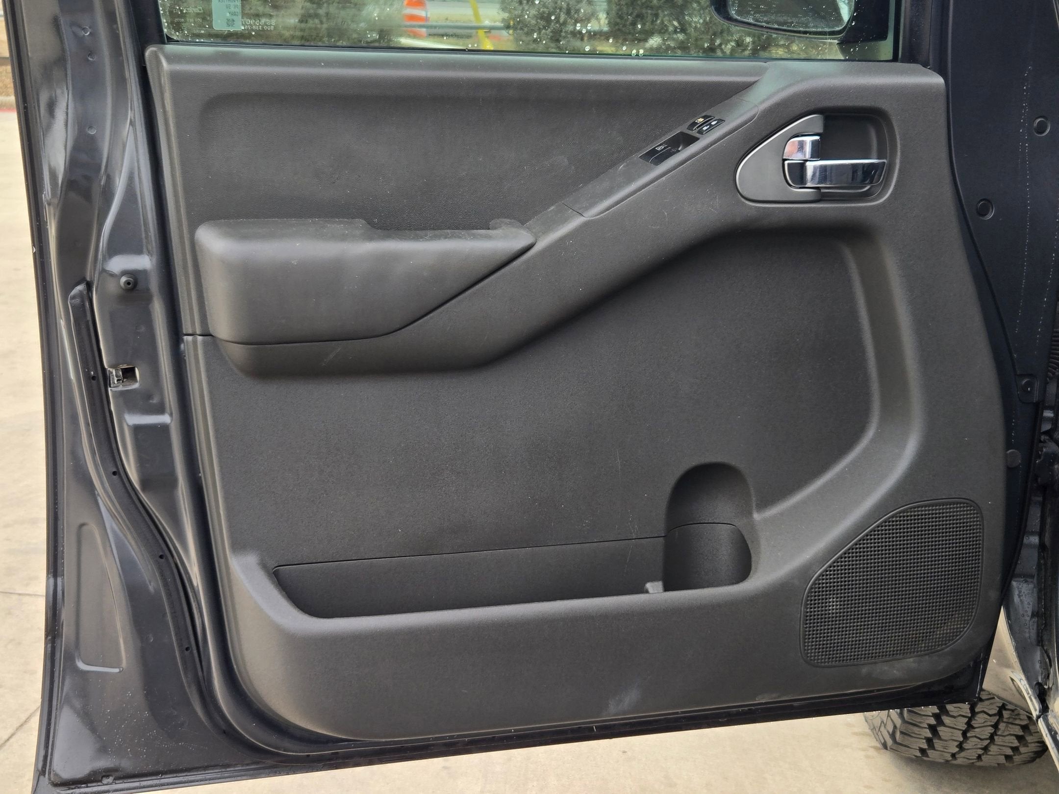 2012 Nissan FRONTIER SV