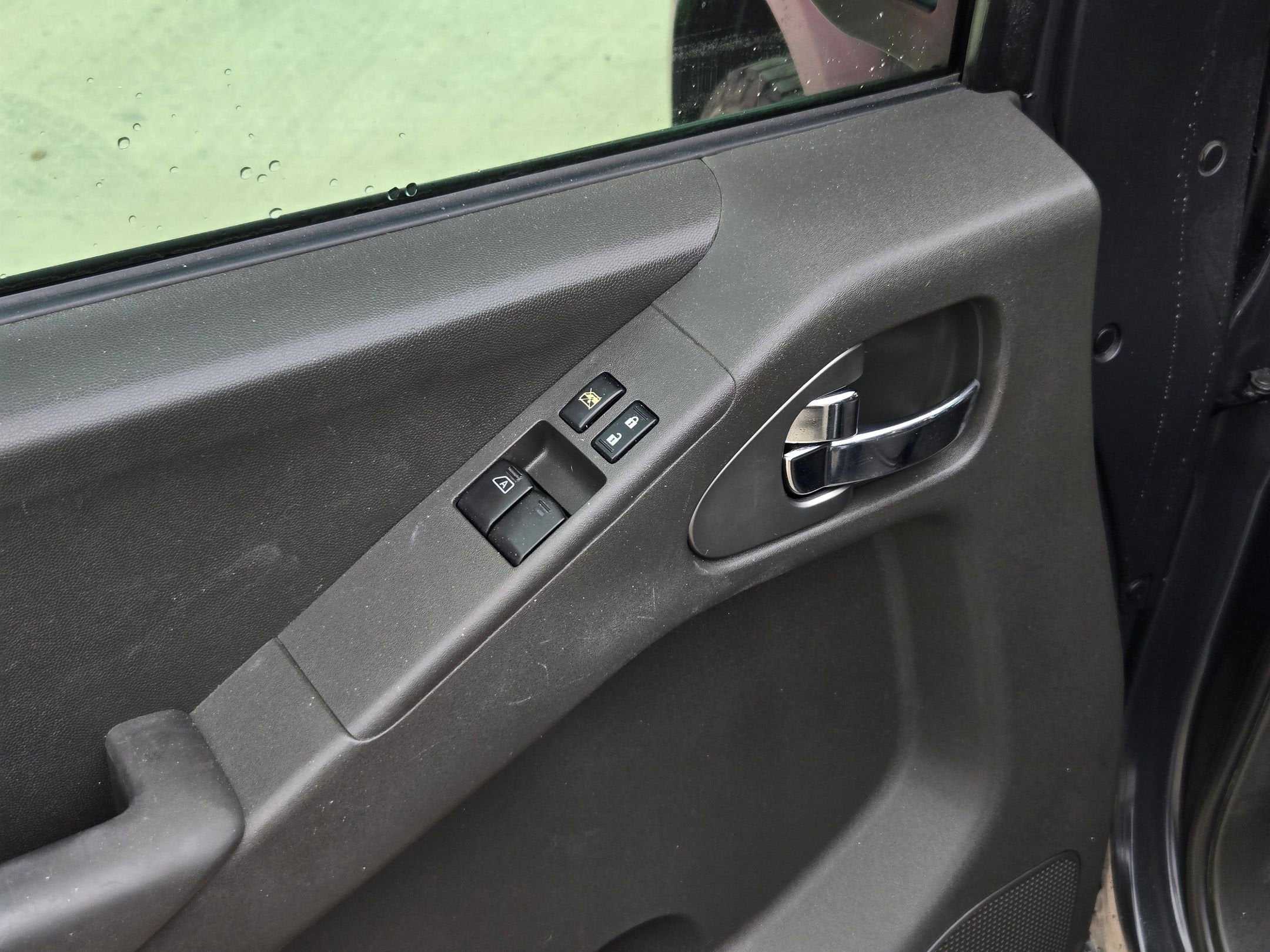 2012 Nissan FRONTIER SV