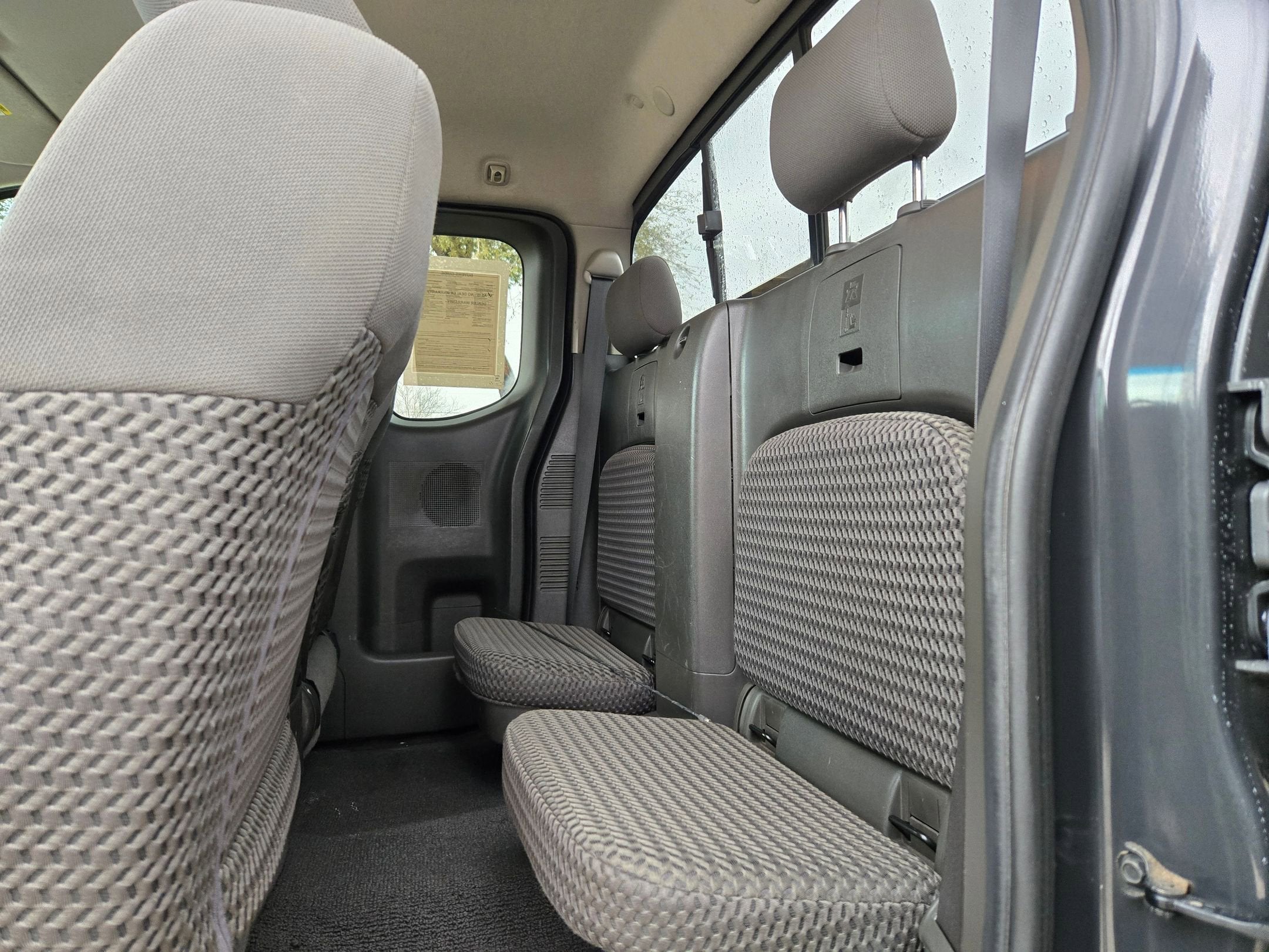 2012 Nissan FRONTIER SV