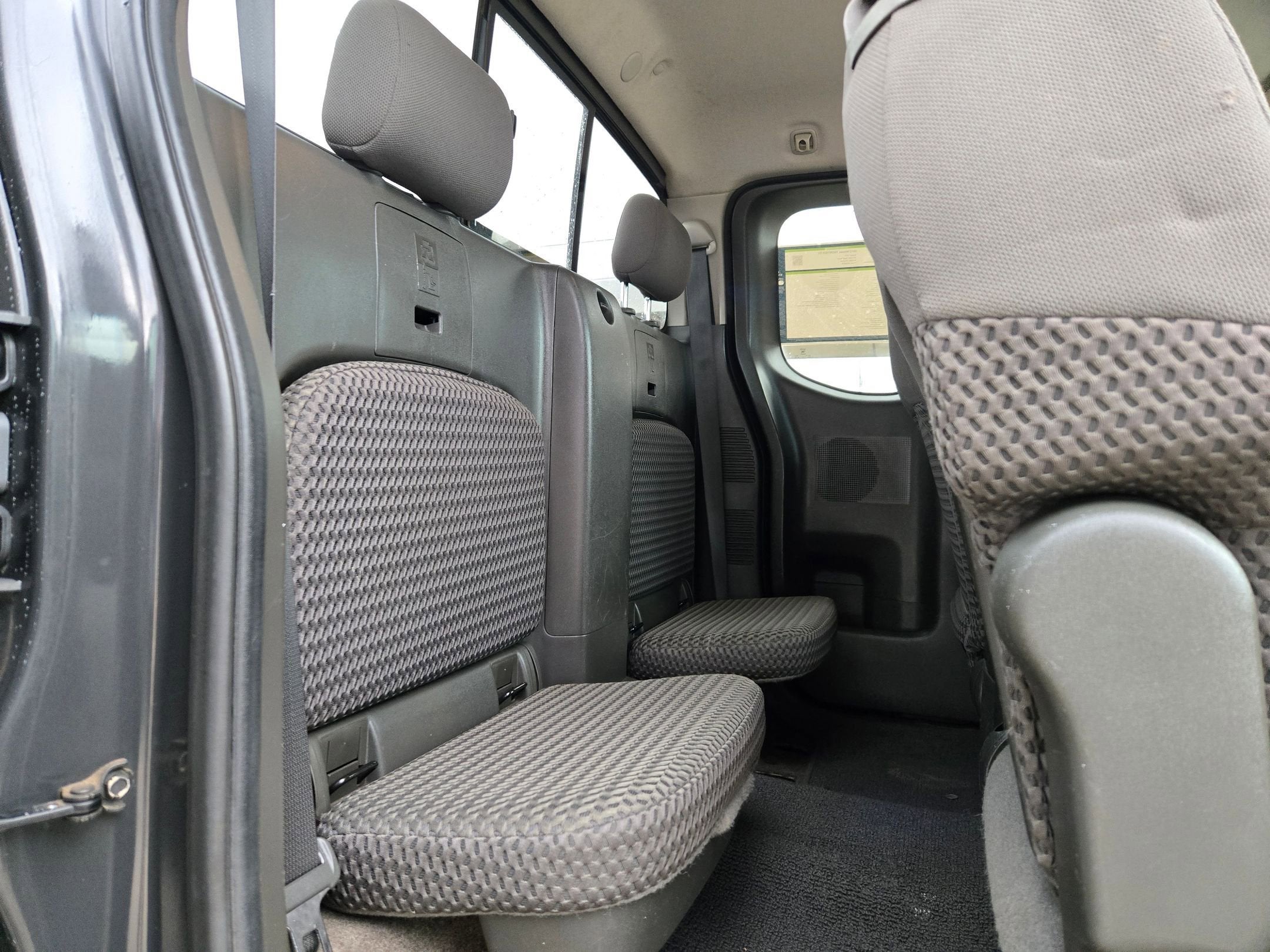 2012 Nissan FRONTIER SV