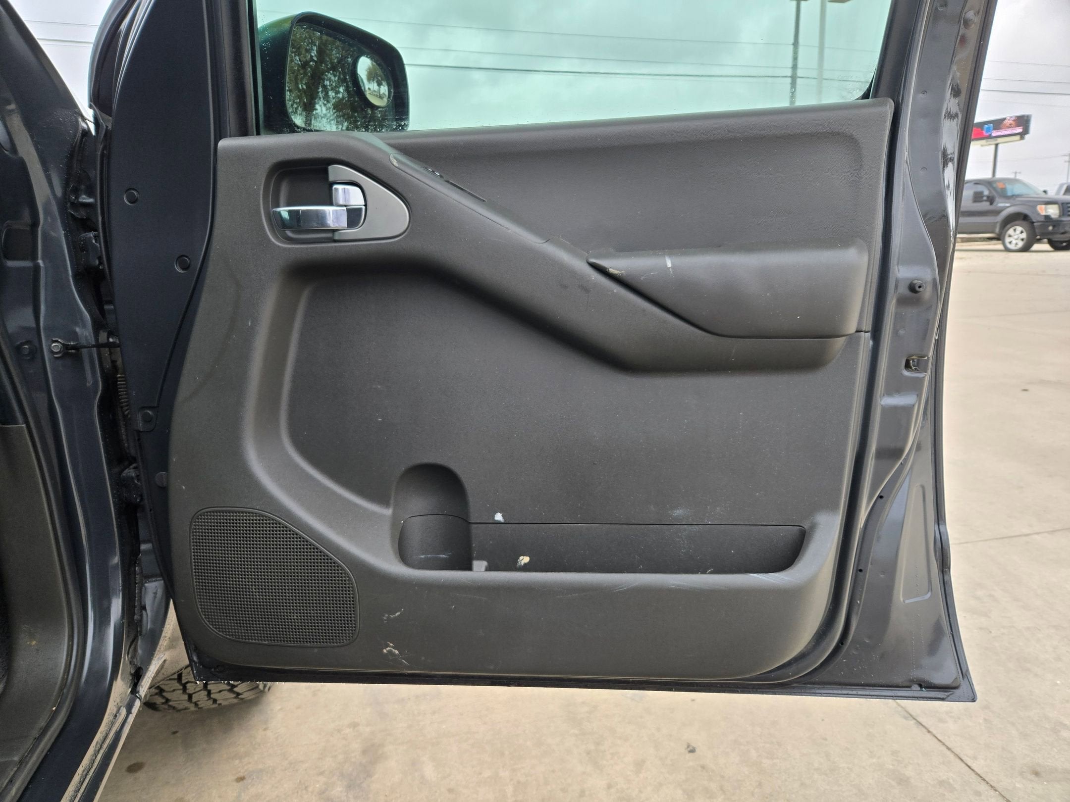 2012 Nissan FRONTIER SV