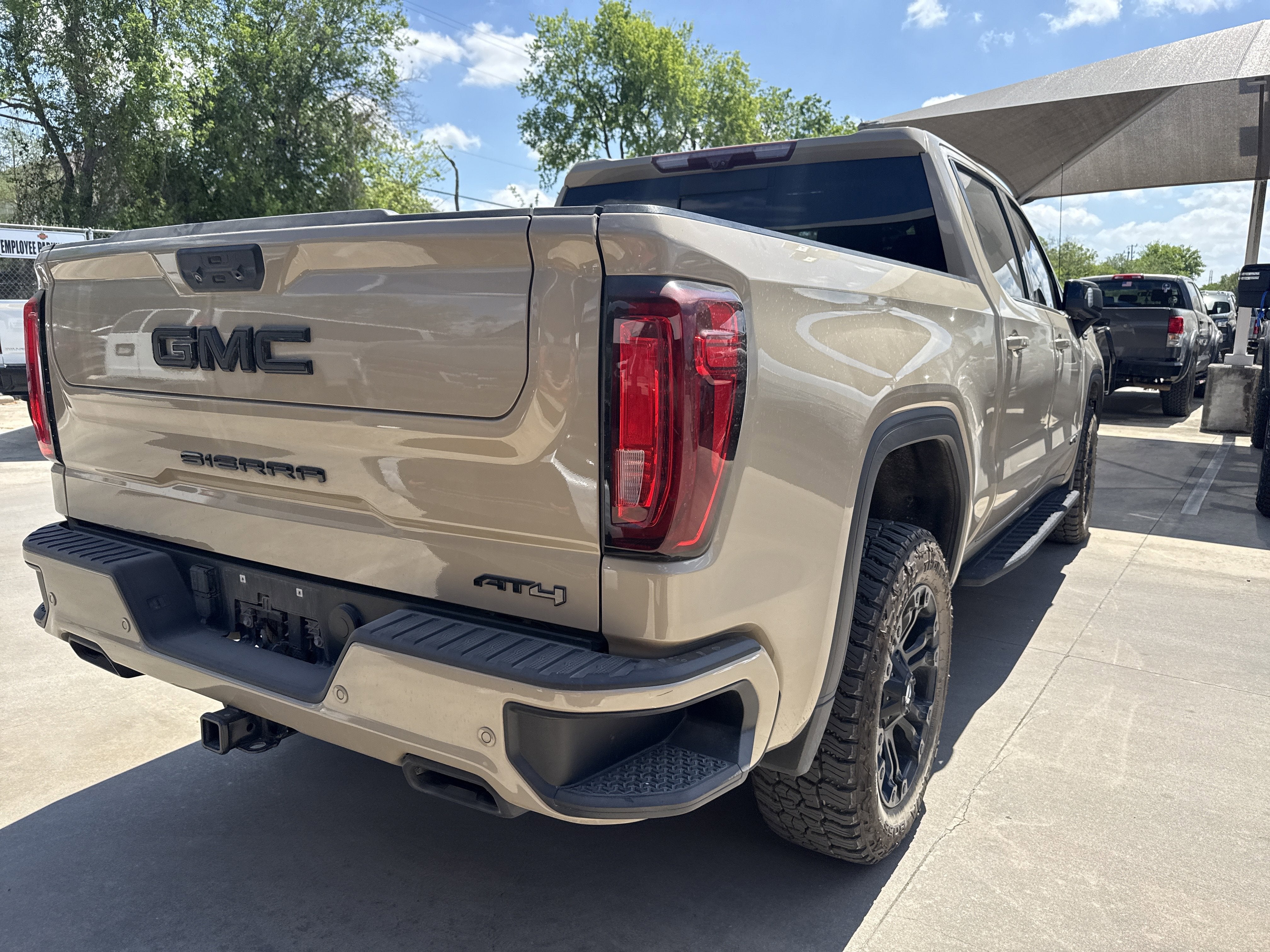 2022 GMC SIERRA 1500 AT4