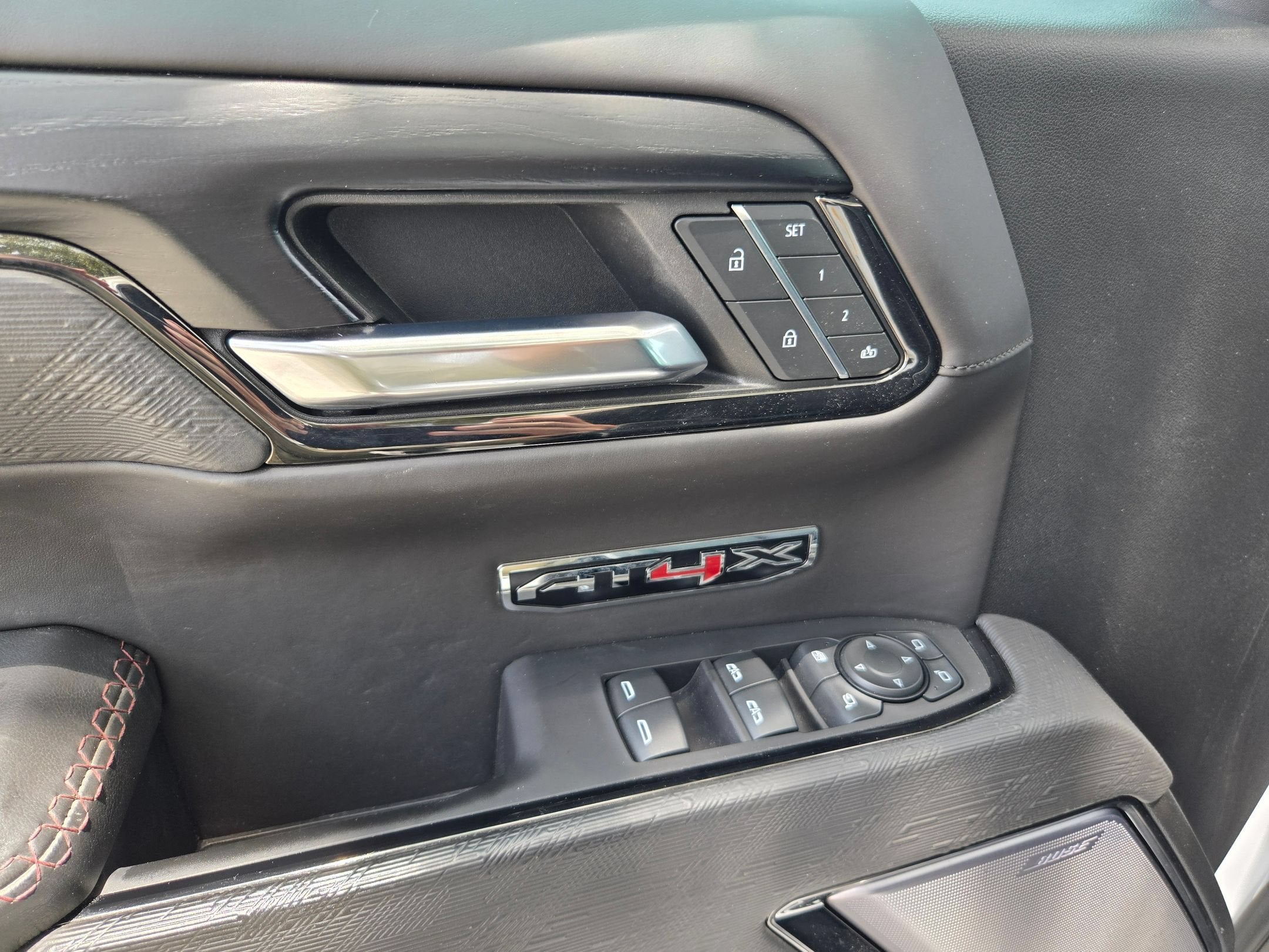 2024 GMC SIERRA 1500 AT4X