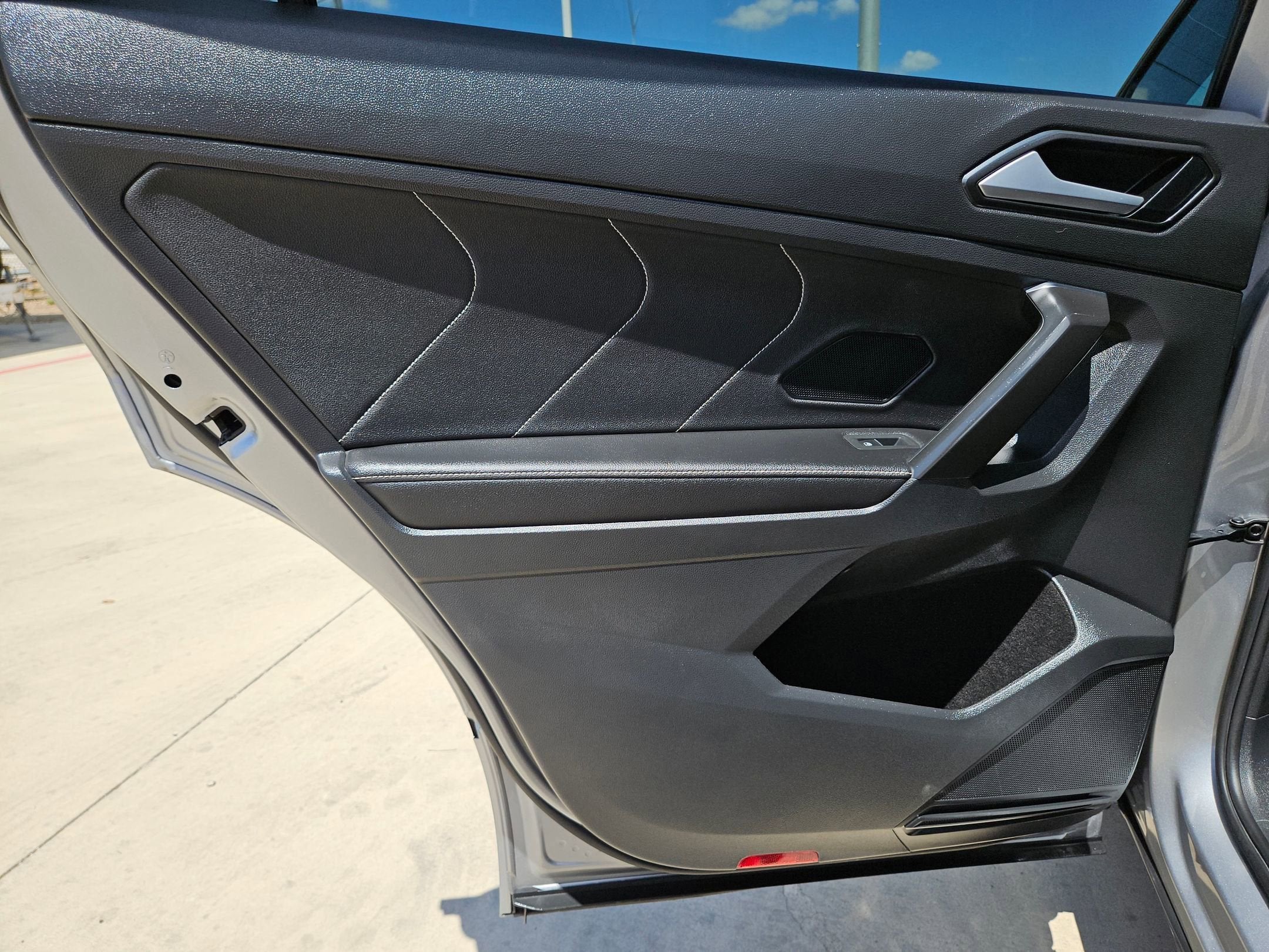 2022 Volkswagen TIGUAN SE R-LINE BLK