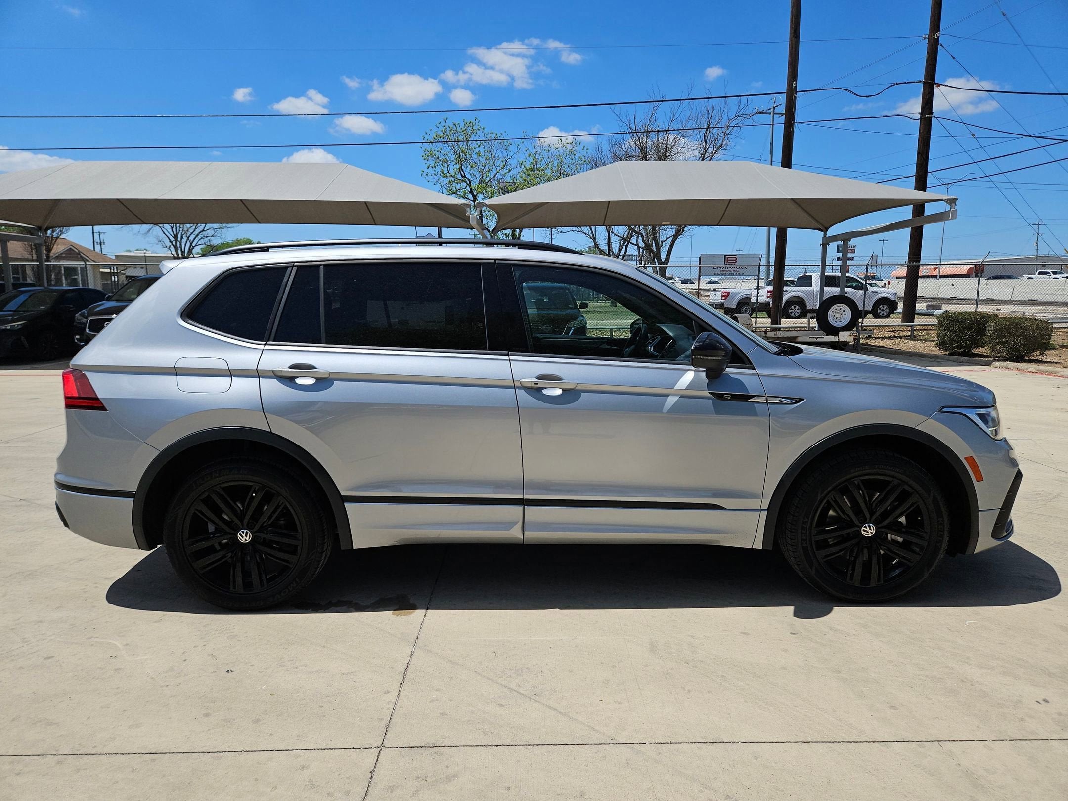 2022 Volkswagen TIGUAN SE R-LINE BLK