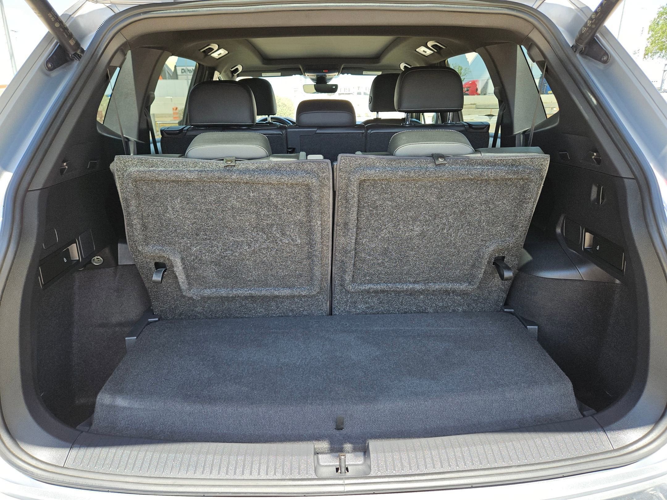 2022 Volkswagen TIGUAN SE R-LINE BLK