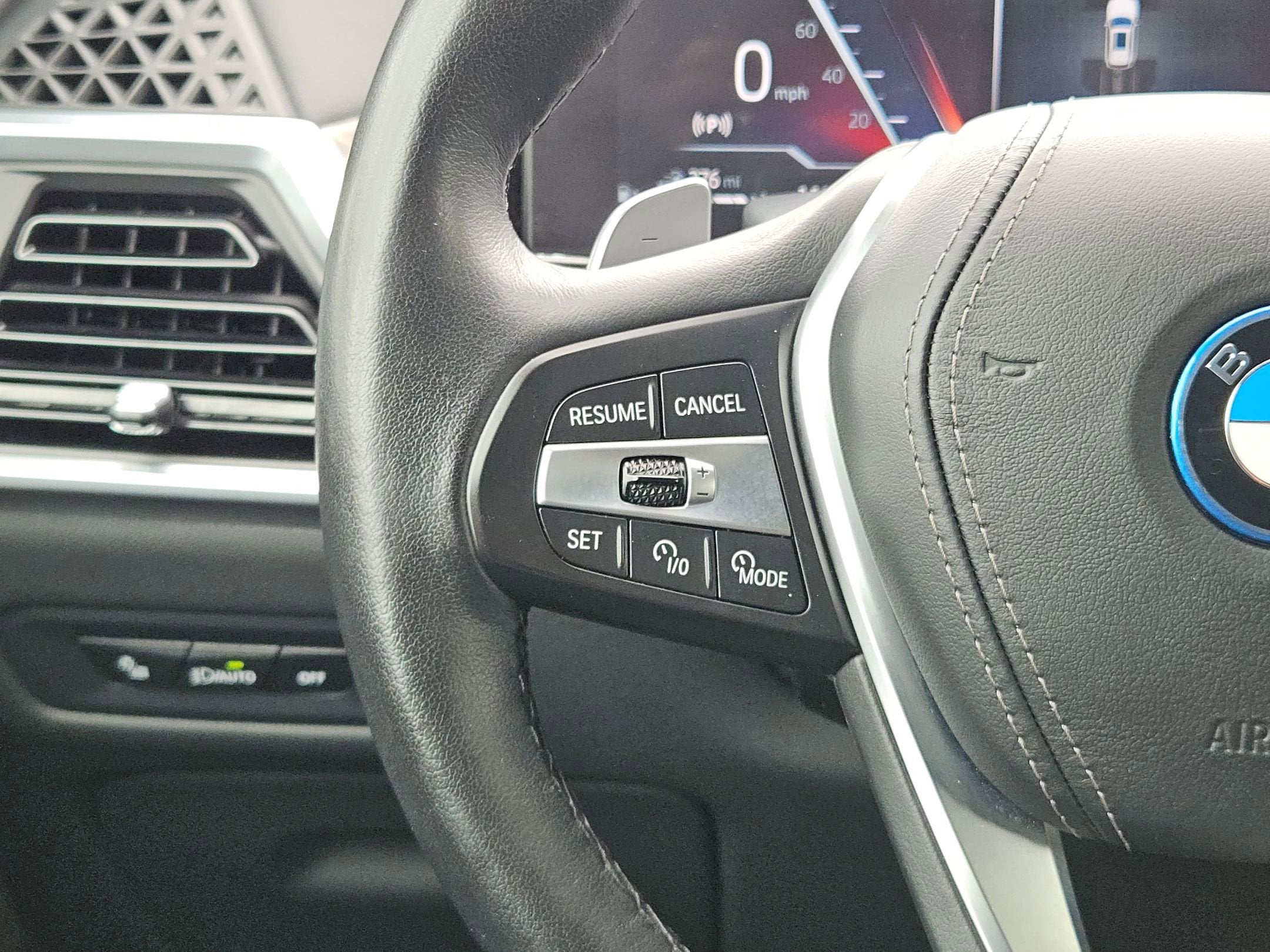 2025 BMW X5 50E