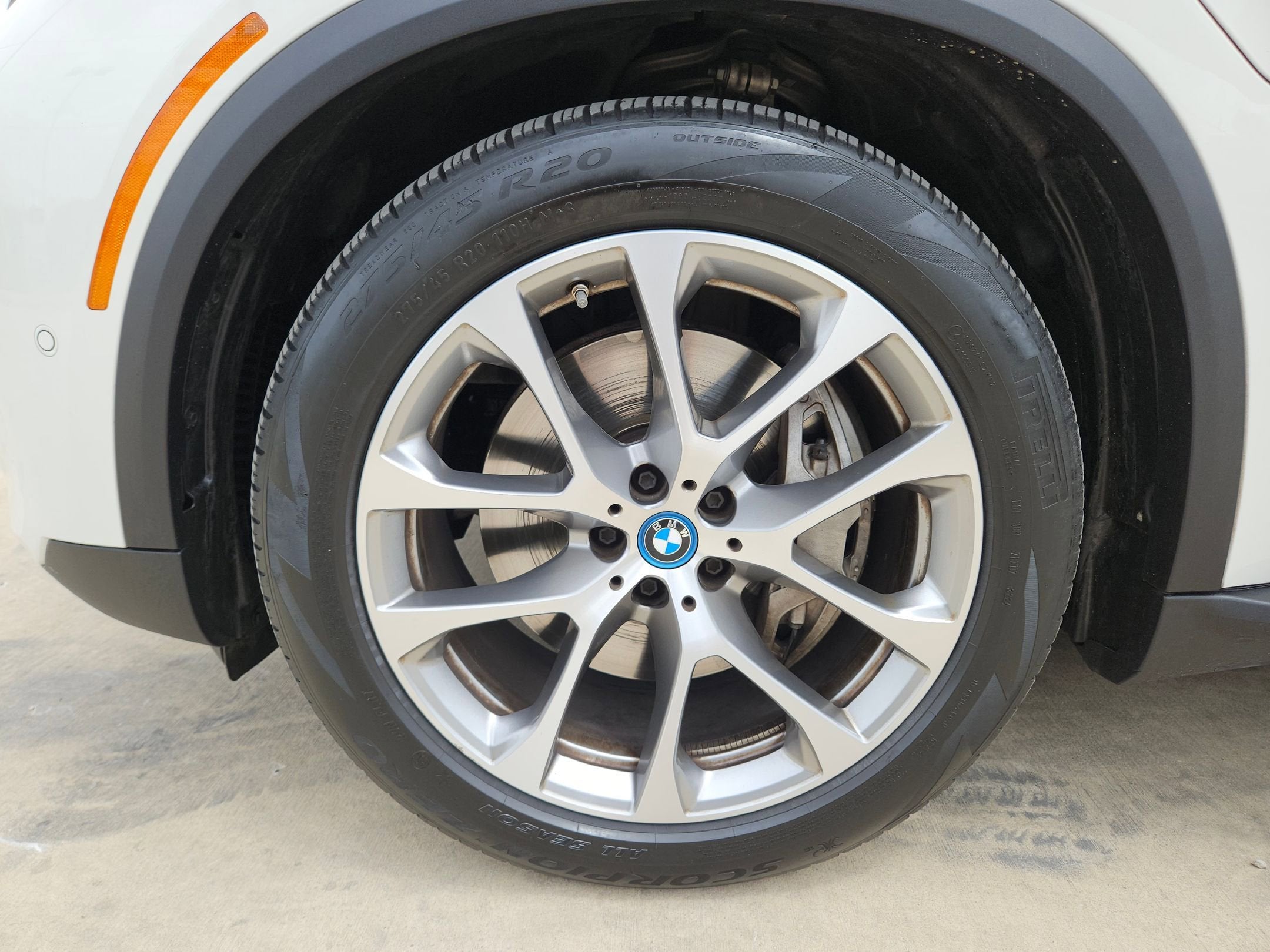 2025 BMW X5 50E