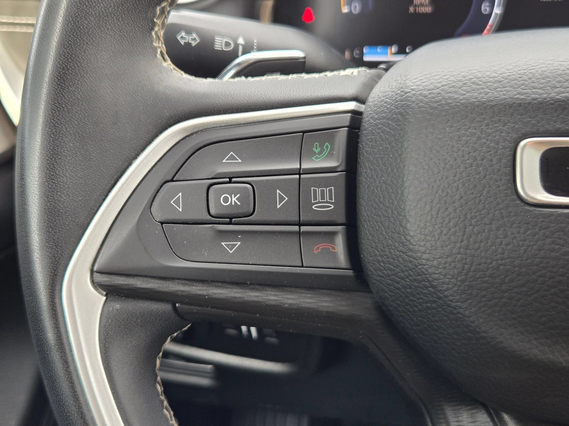 2023 Jeep Grand Cherokee L Laredo