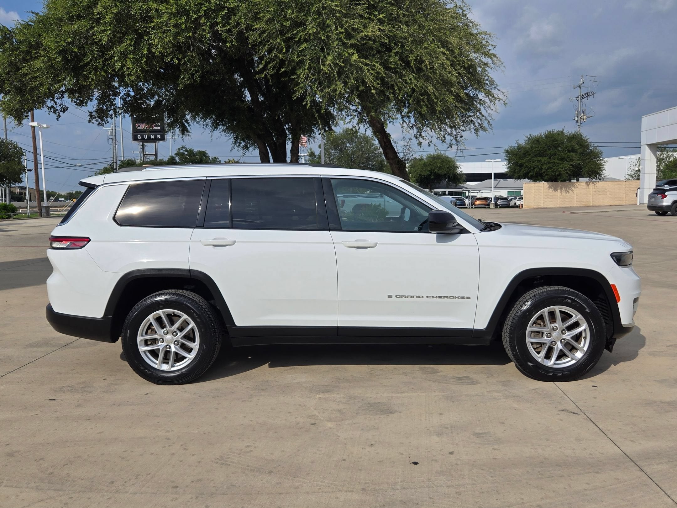 2023 Jeep Grand Cherokee L Laredo