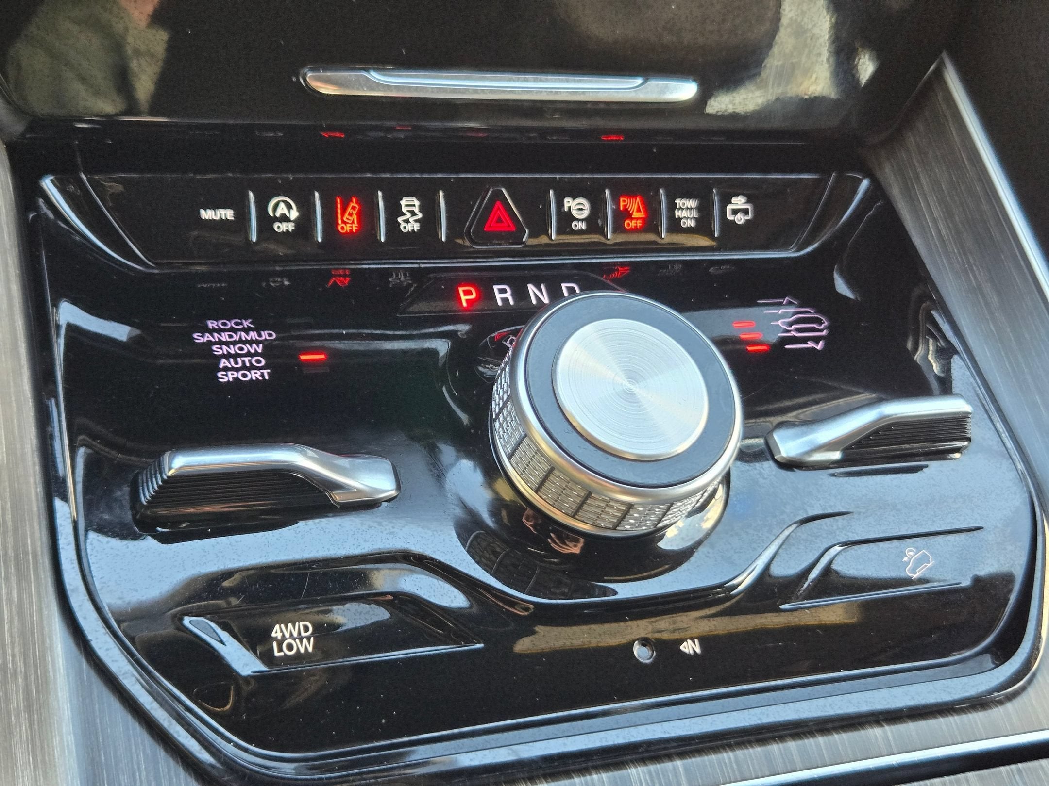 2023 Jeep Wagoneer Series III