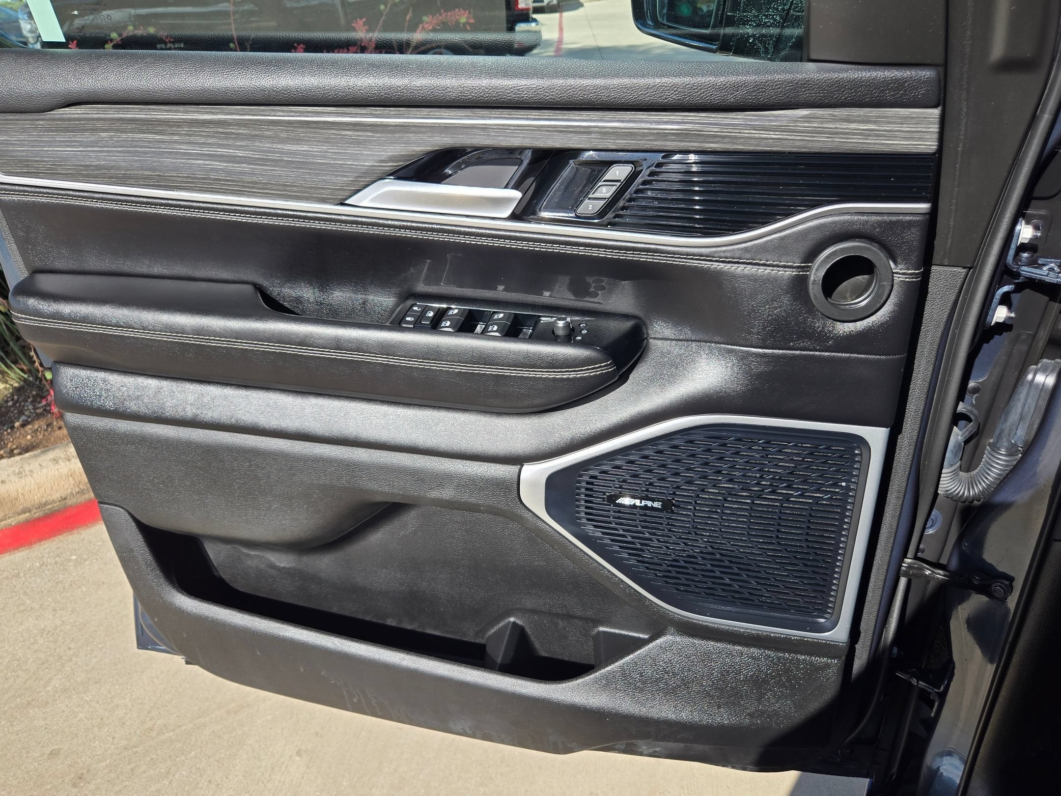 2023 Jeep Wagoneer Series III