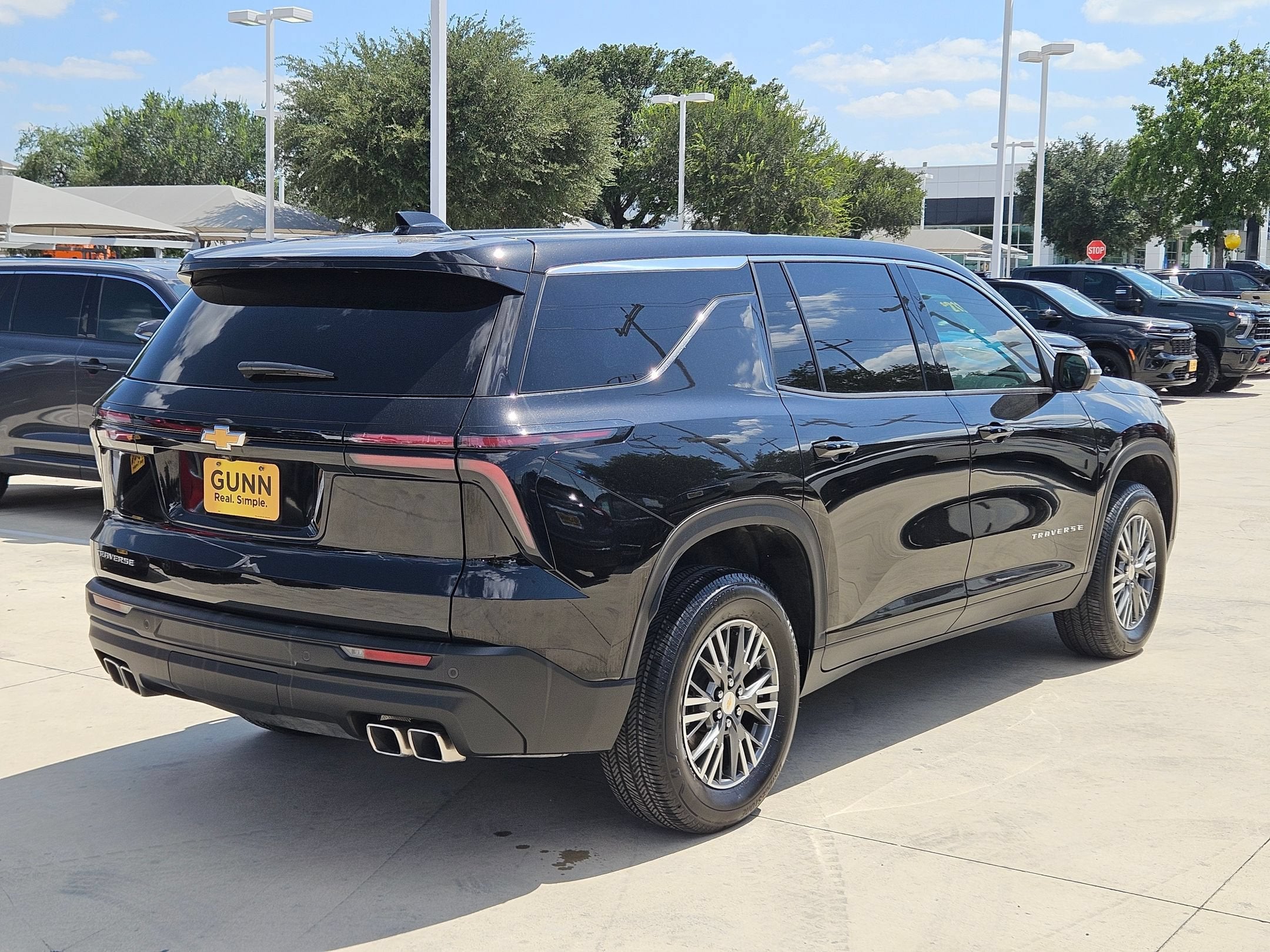 2024 Chevrolet Traverse FWD LS