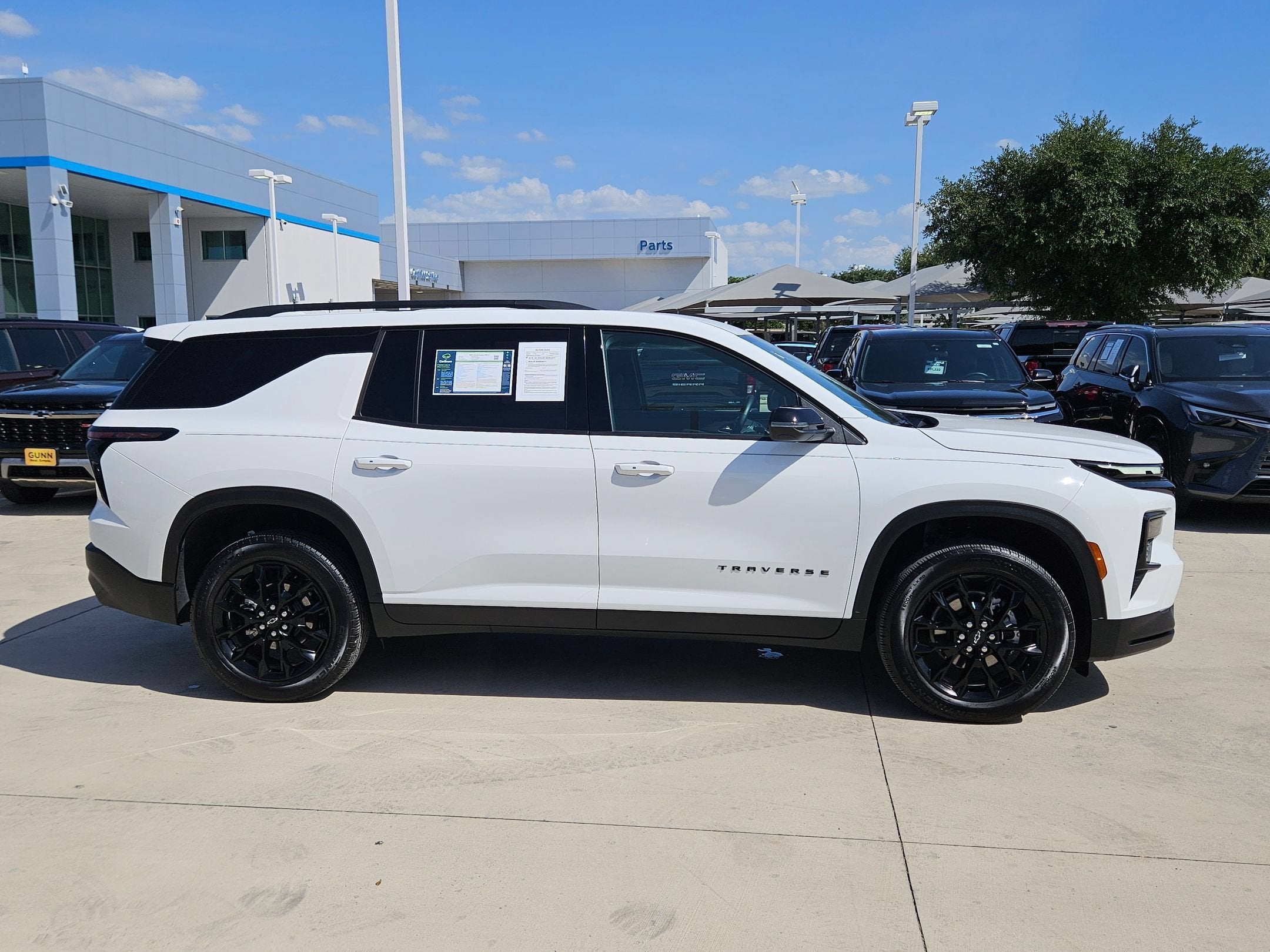 2026 Chevrolet Traverse FWD LT