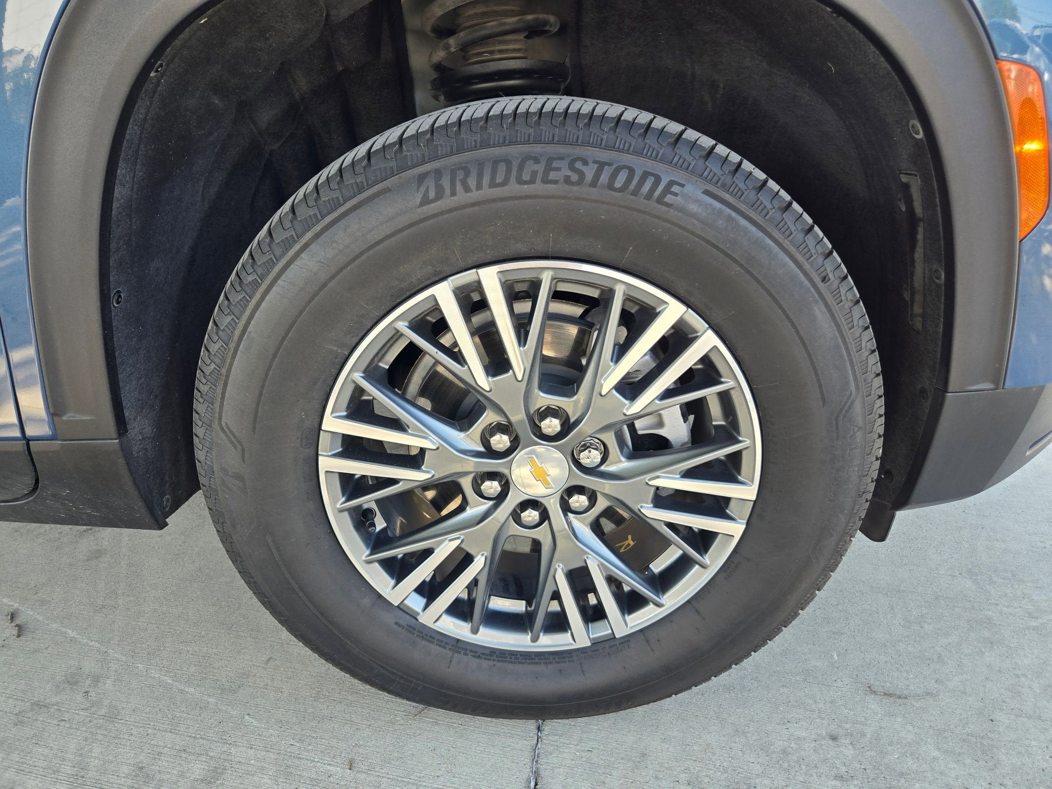 2024 Chevrolet Traverse FWD LT