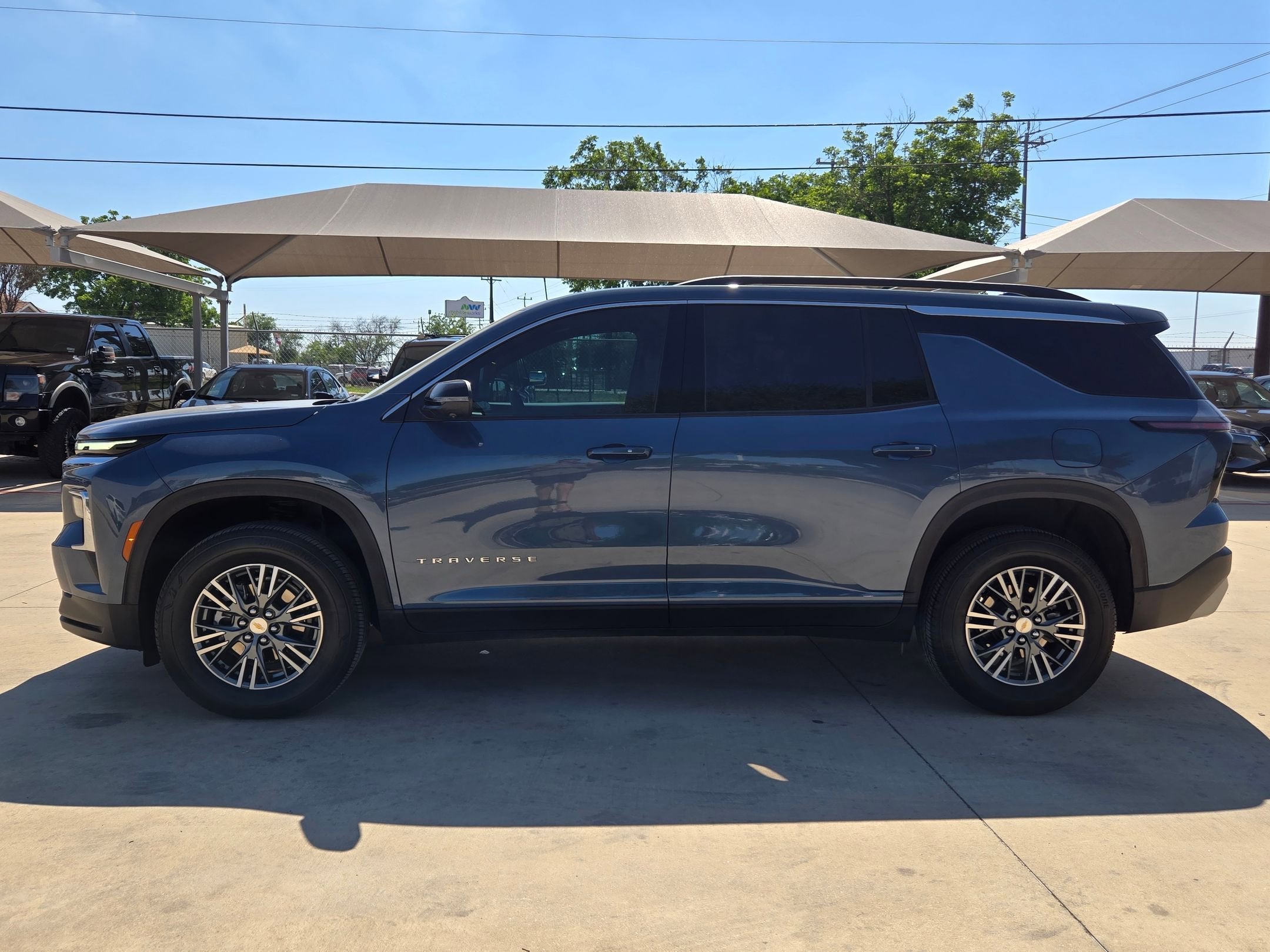 2024 Chevrolet Traverse FWD LT