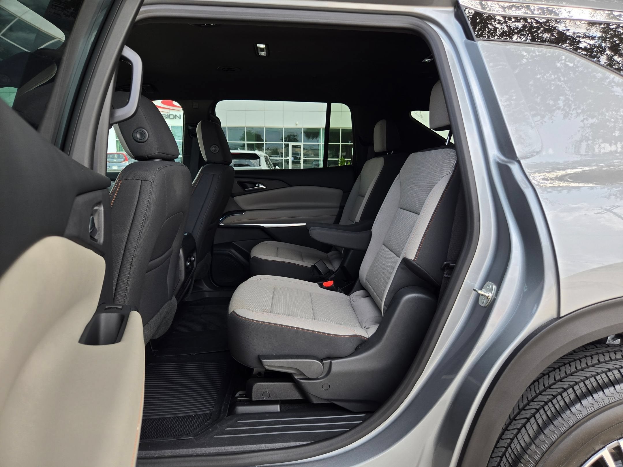 2026 Chevrolet Traverse AWD LT