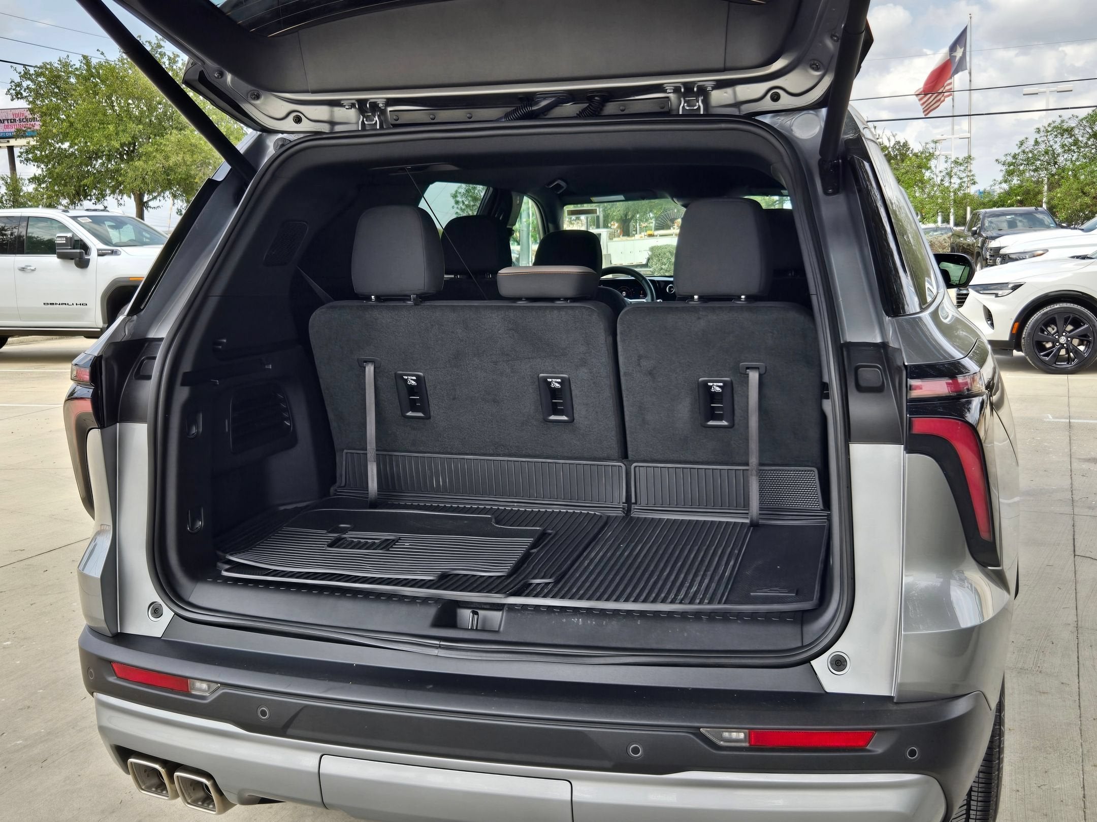 2026 Chevrolet Traverse AWD LT