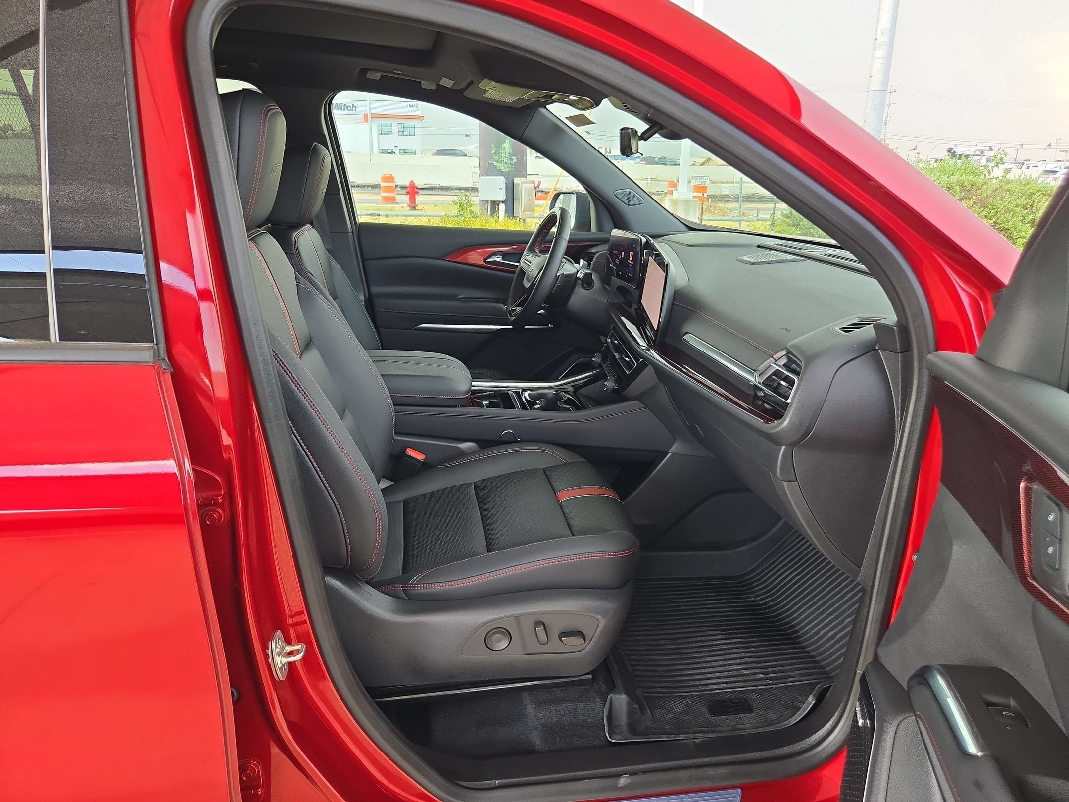 2025 Chevrolet Traverse AWD RS