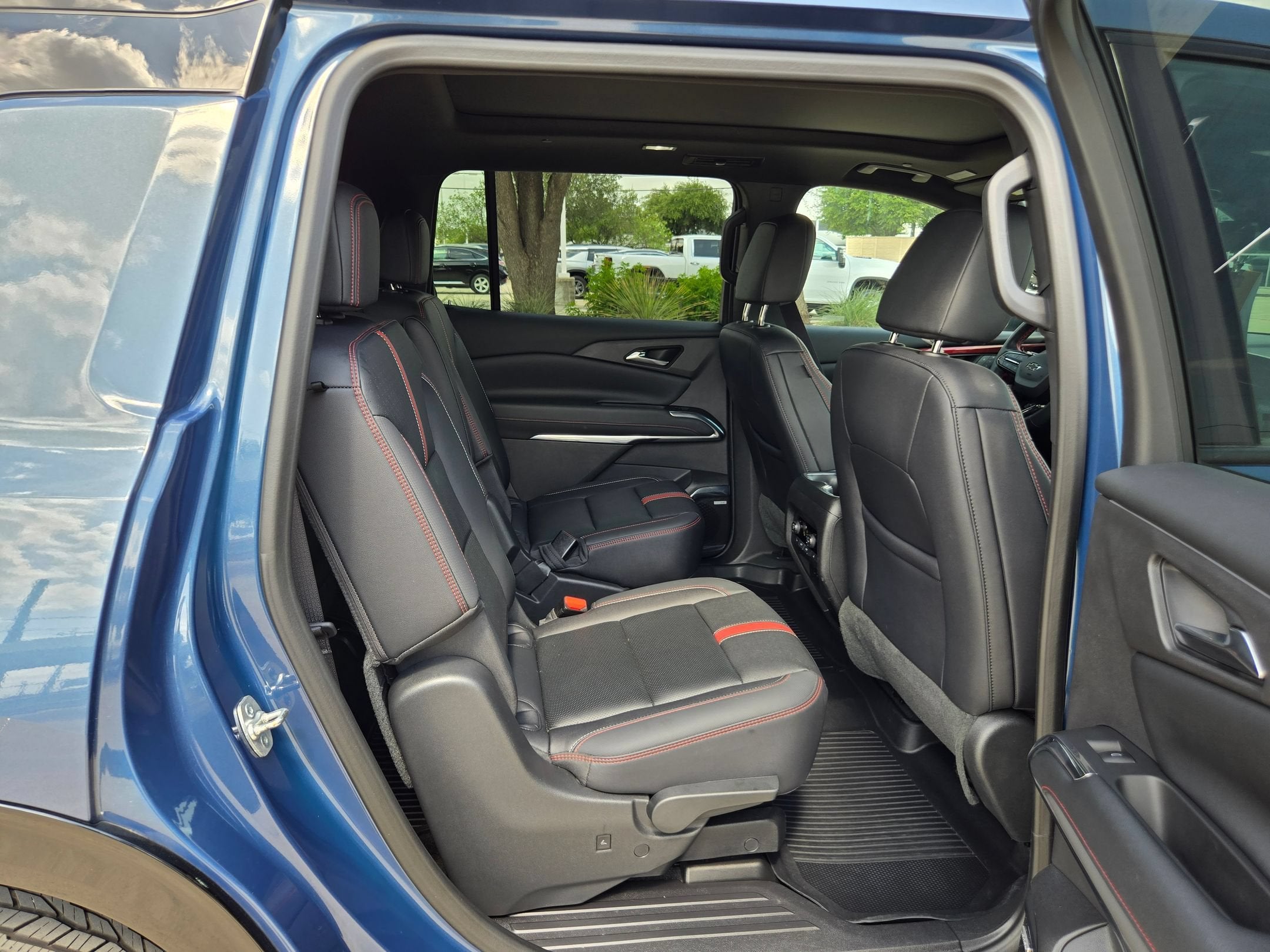 2025 Chevrolet Traverse AWD RS