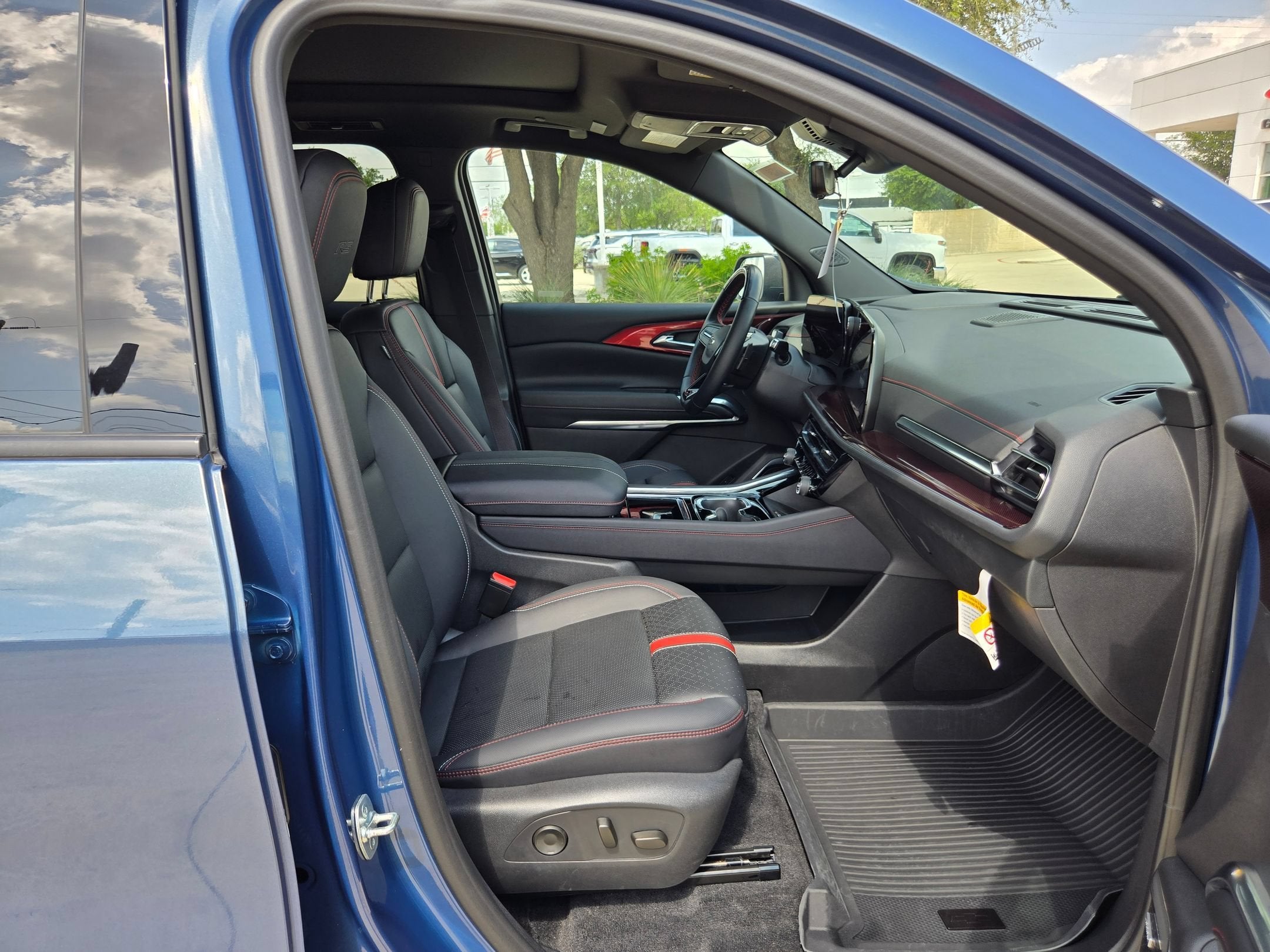 2025 Chevrolet Traverse AWD RS