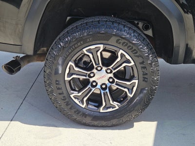 2024 GMC Canyon 4WD AT4