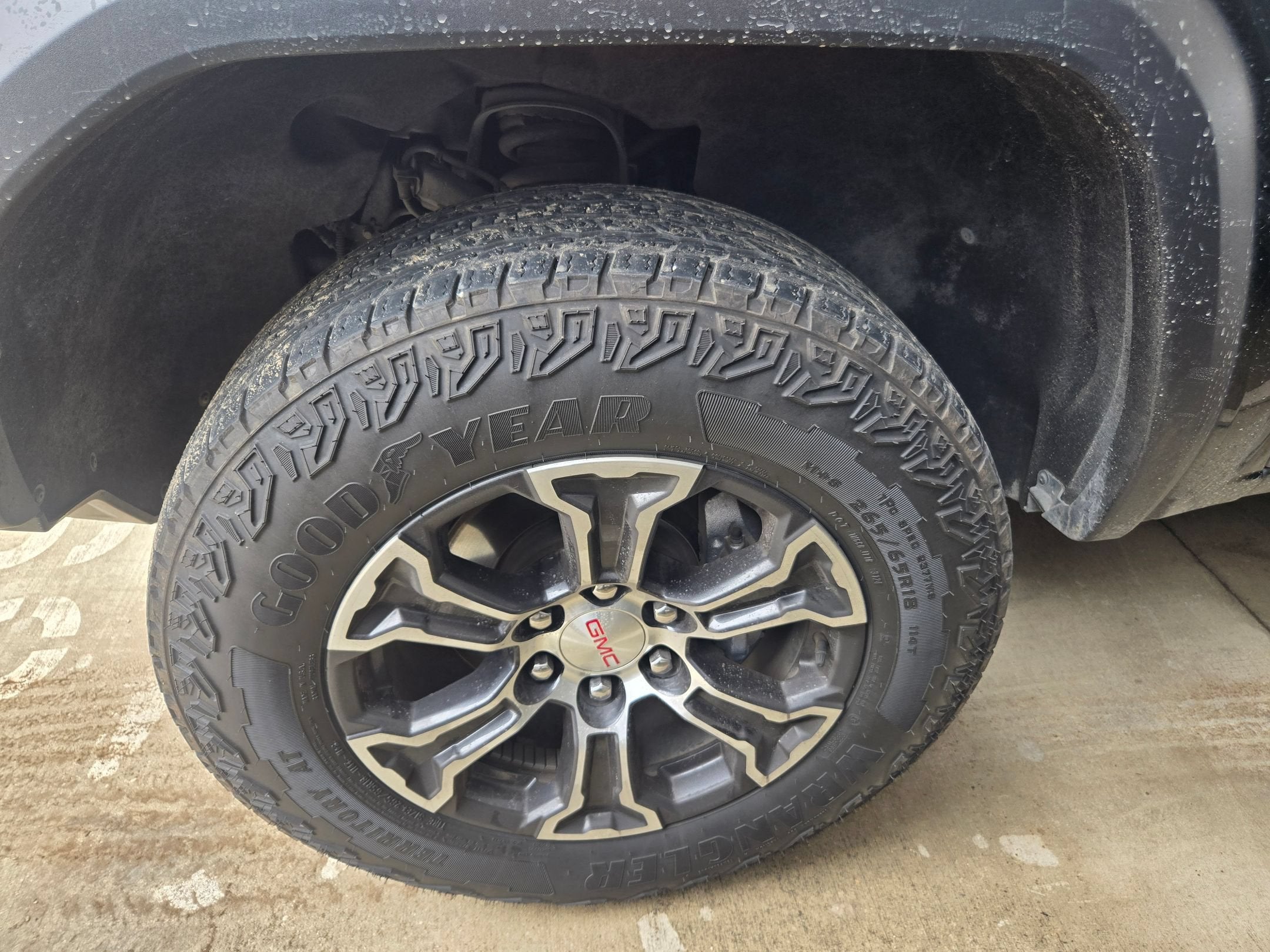 2024 GMC Canyon 4WD AT4