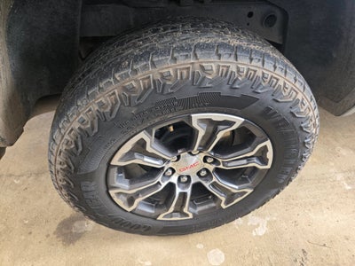 2024 GMC Canyon 4WD AT4