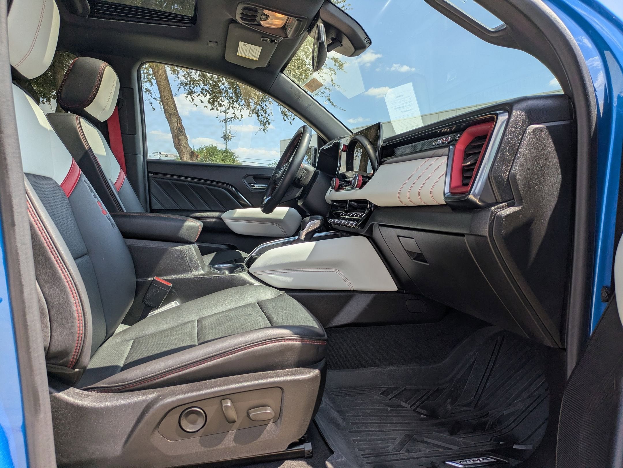 2023 GMC Canyon 4WD AT4X