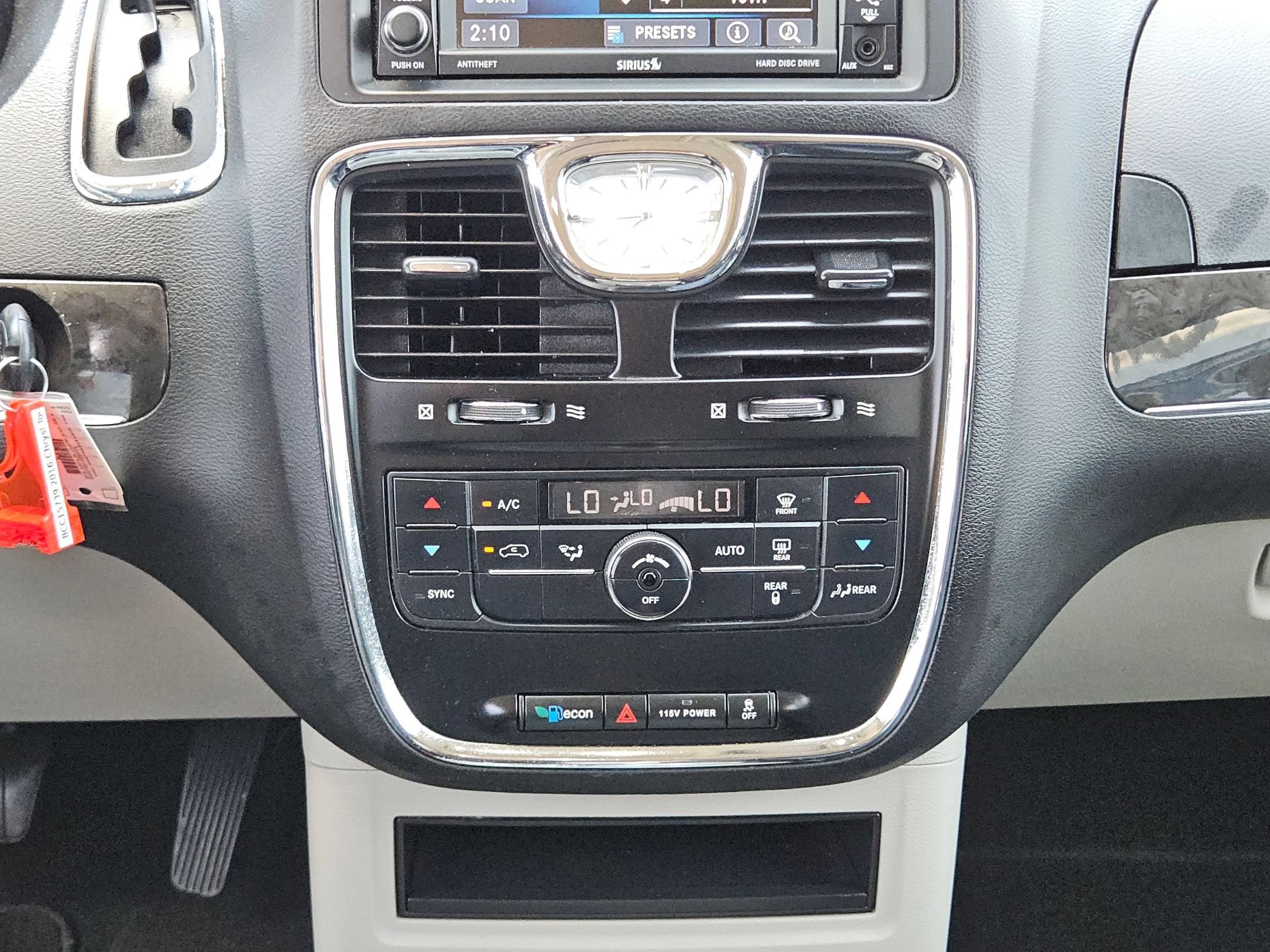 2016 Chrysler Town & Country Touring