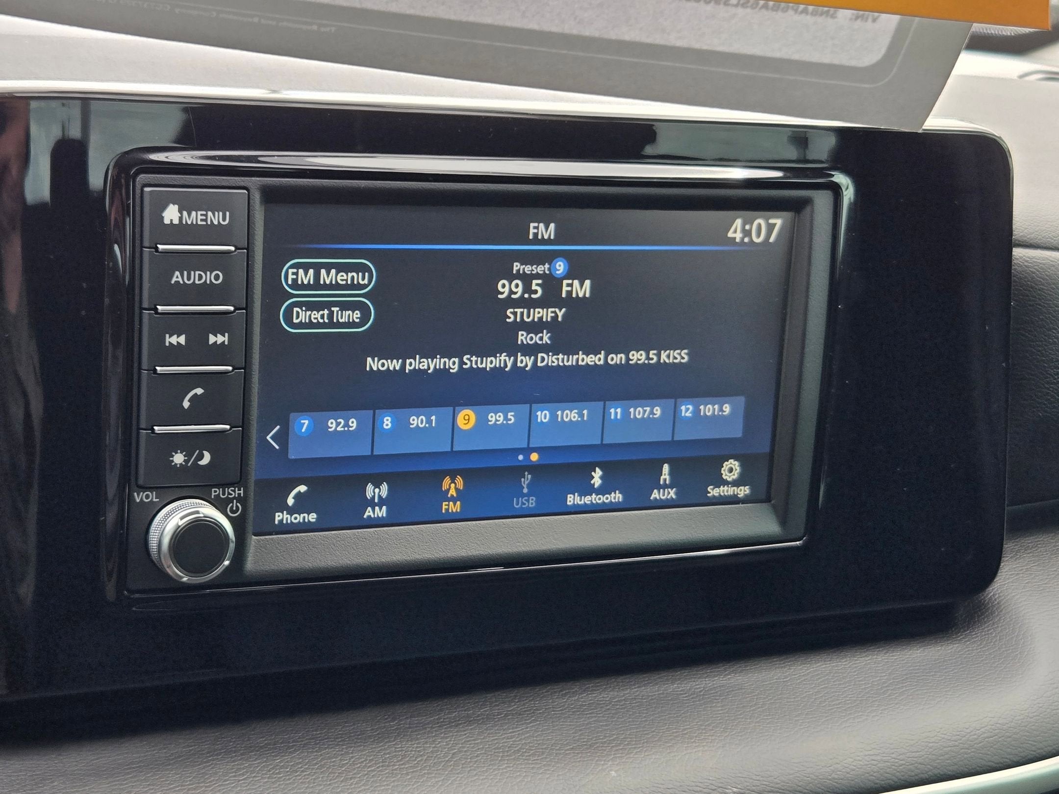 2025 Nissan Kicks S