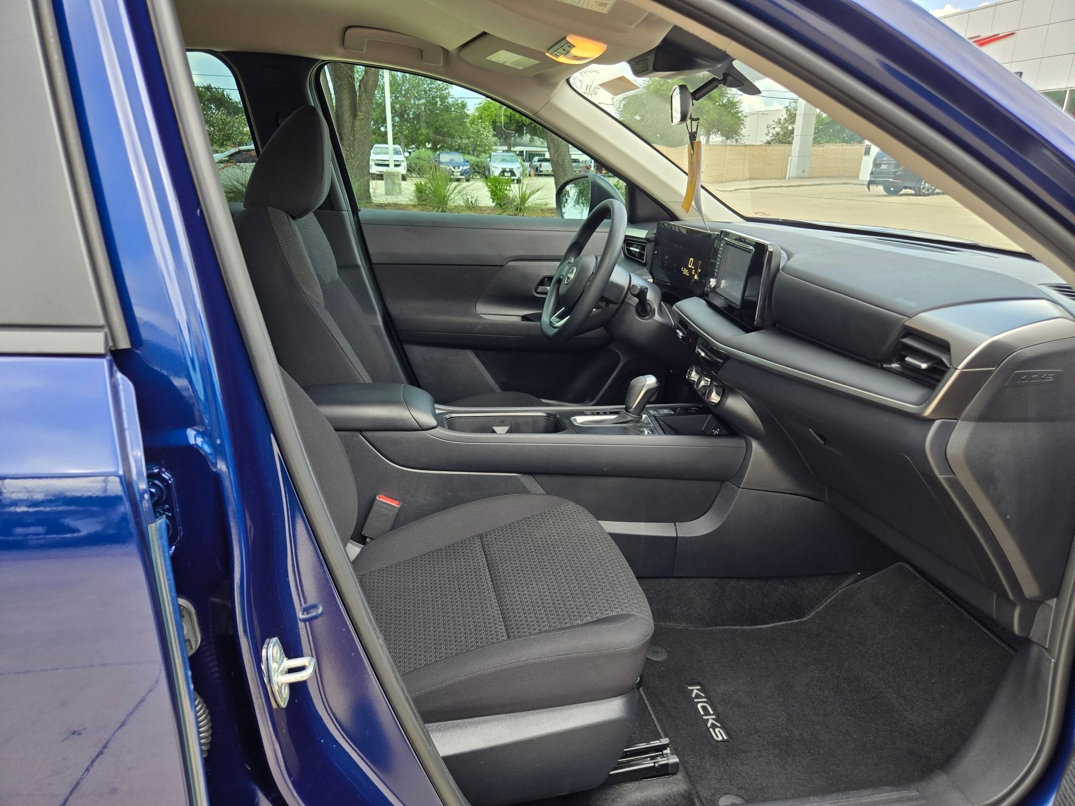2025 Nissan Kicks S