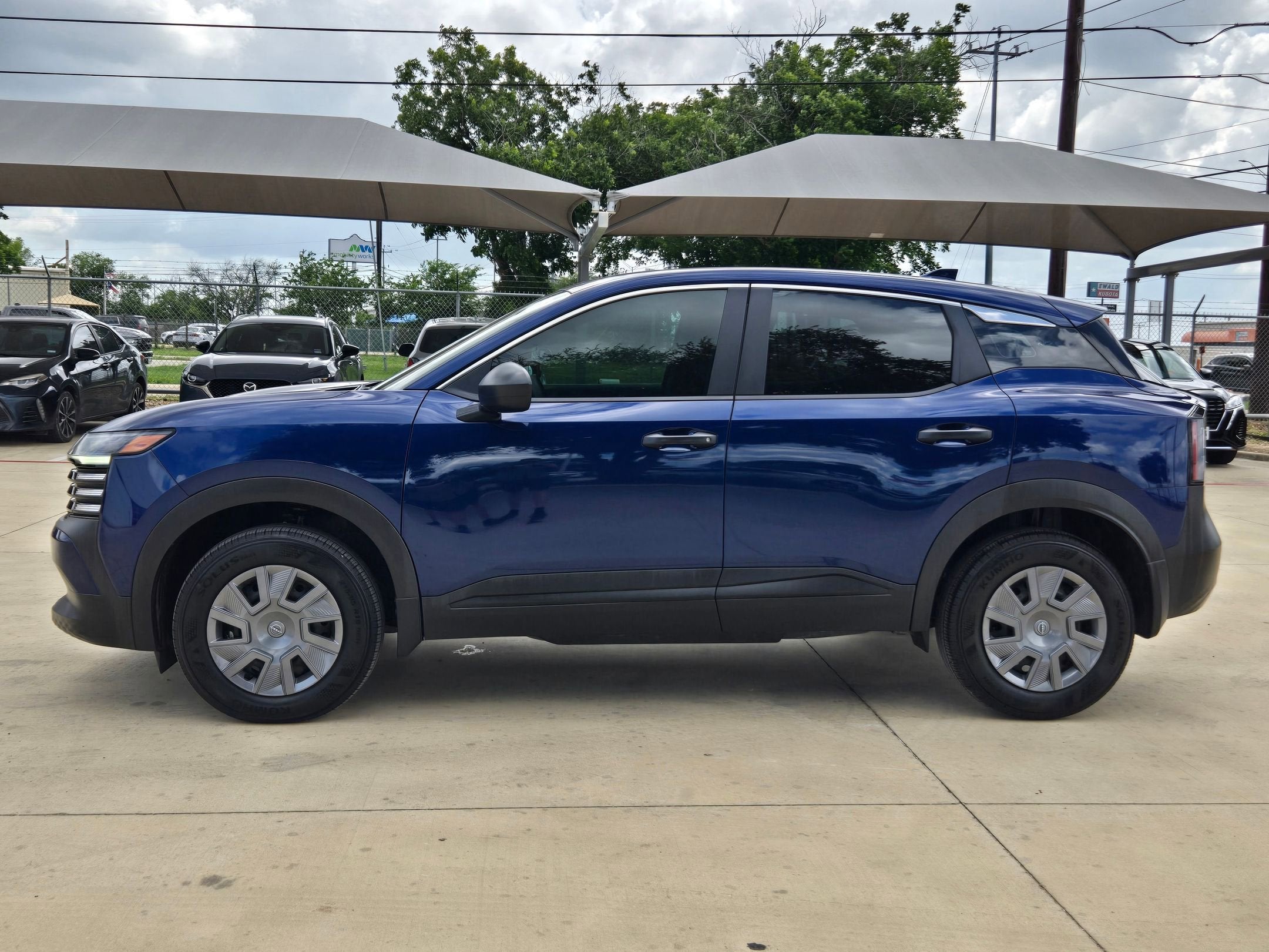 2025 Nissan Kicks S