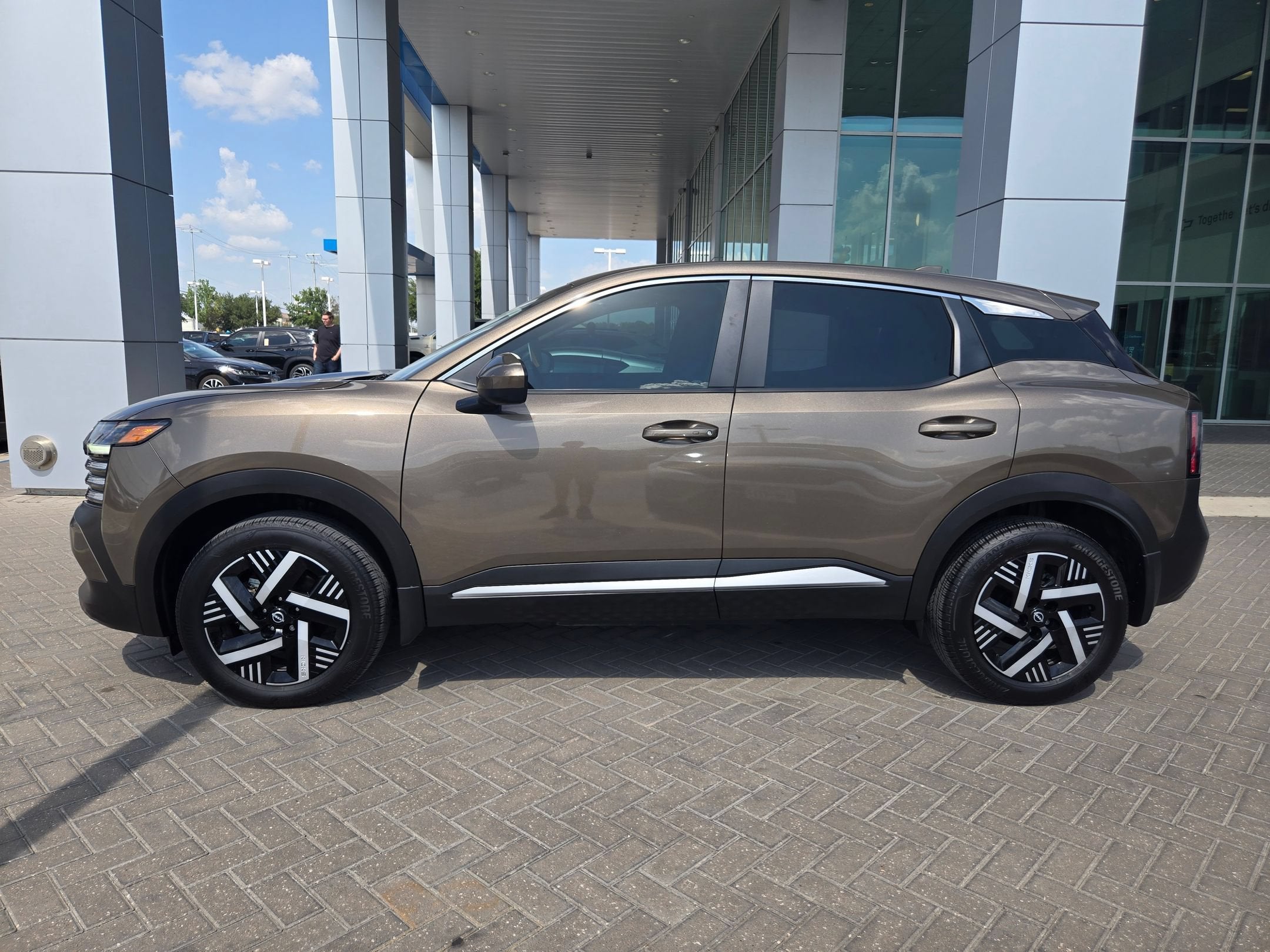 2025 Nissan Kicks SV