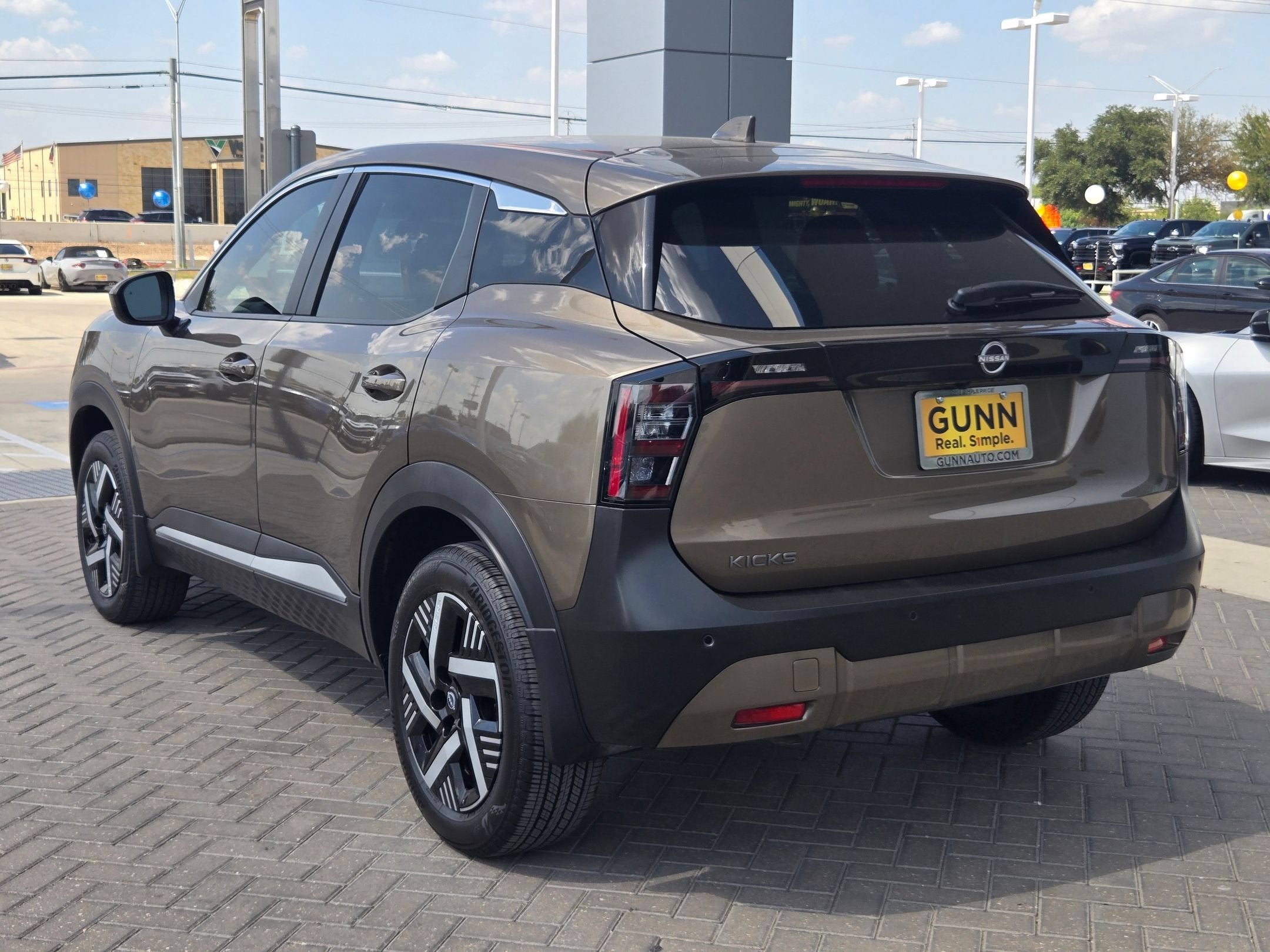 2025 Nissan Kicks SV