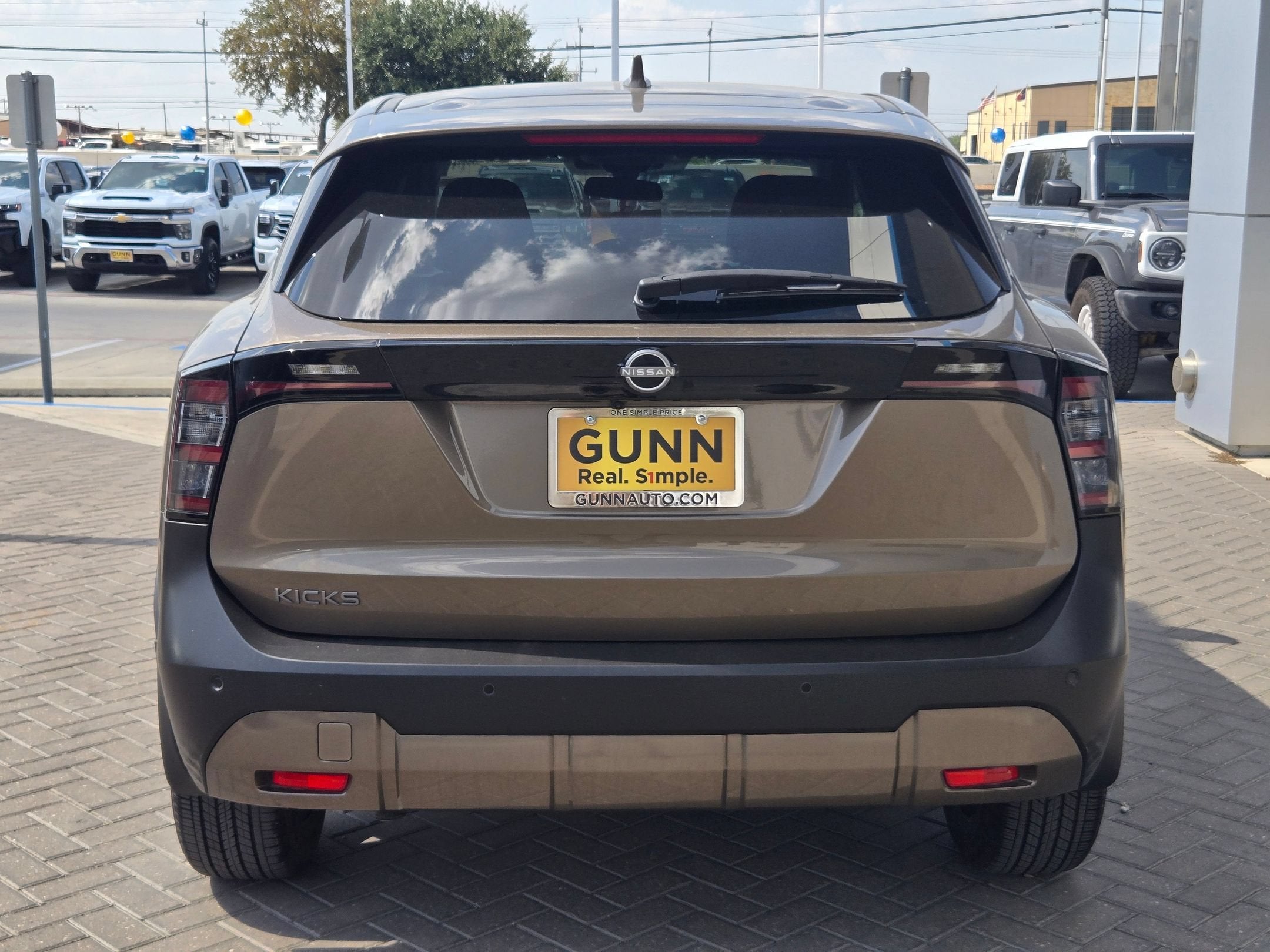 2025 Nissan Kicks SV